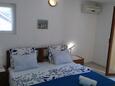 Spavaća soba Rukavac, Spavaća soba u smještaju tipa studio-apartment, dostupna klima i WiFi.