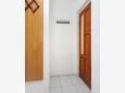 Žman, Hallway in the apartment, (pet friendly).