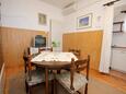 Dining room Vis, Dining room in the apartment, dostupna klima i WIFI.