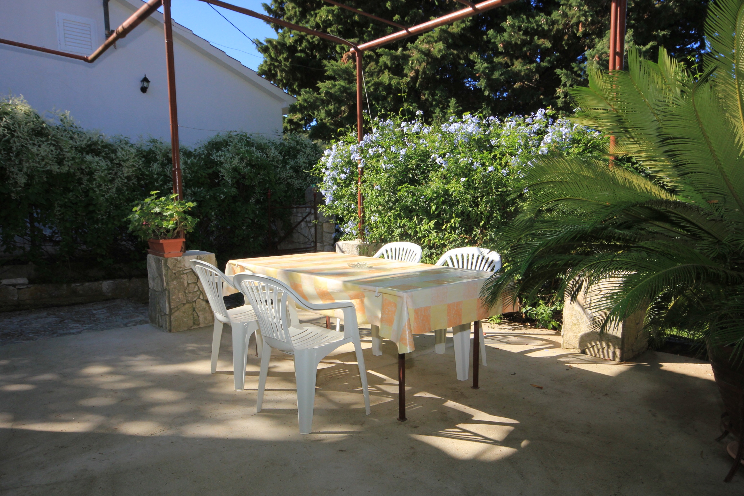 Two bedroom house near beach Cove Rogačić, Vis  K