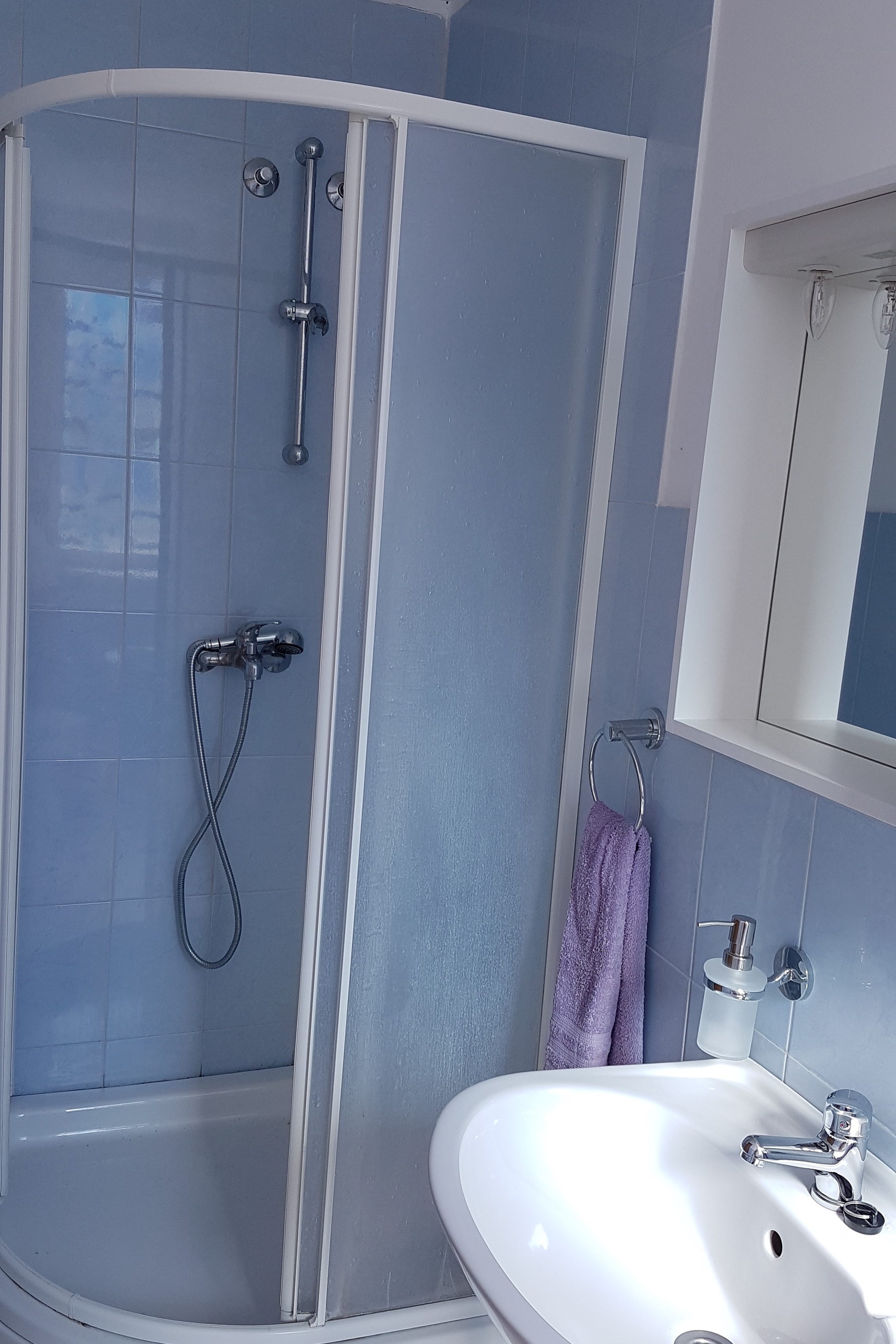 Three bedroom house near beach Cove Parja, Vis  K