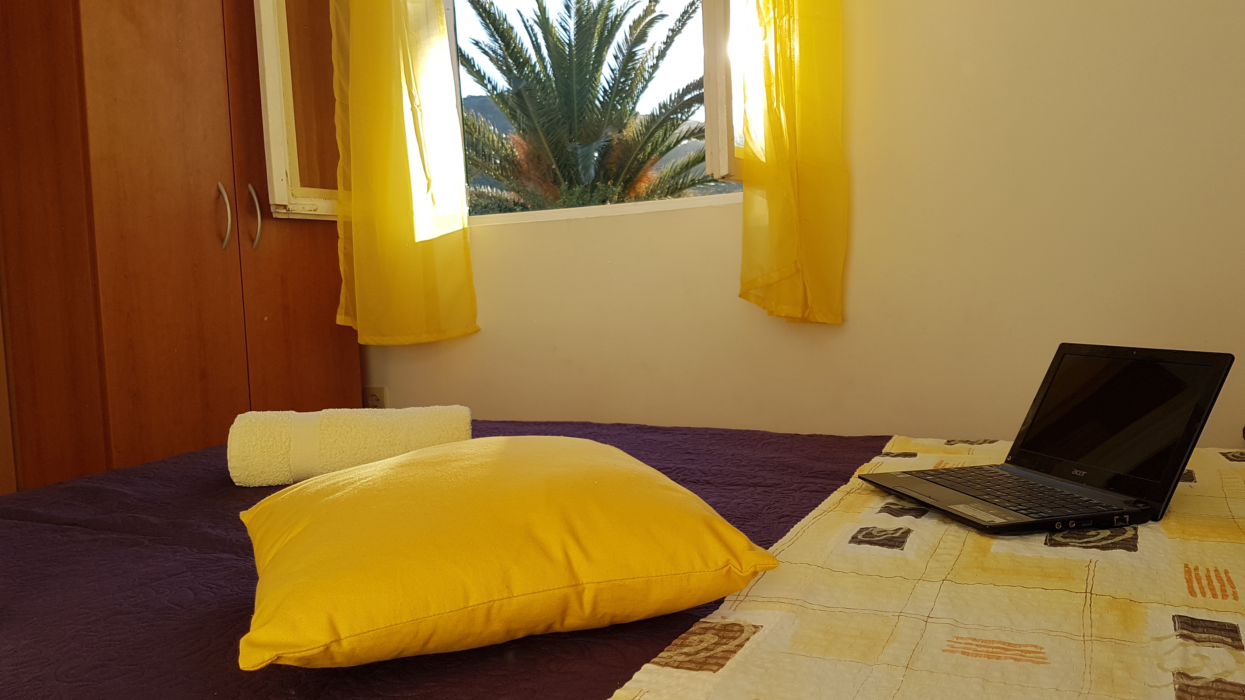 Three bedroom house near beach Cove Parja, Vis  K
