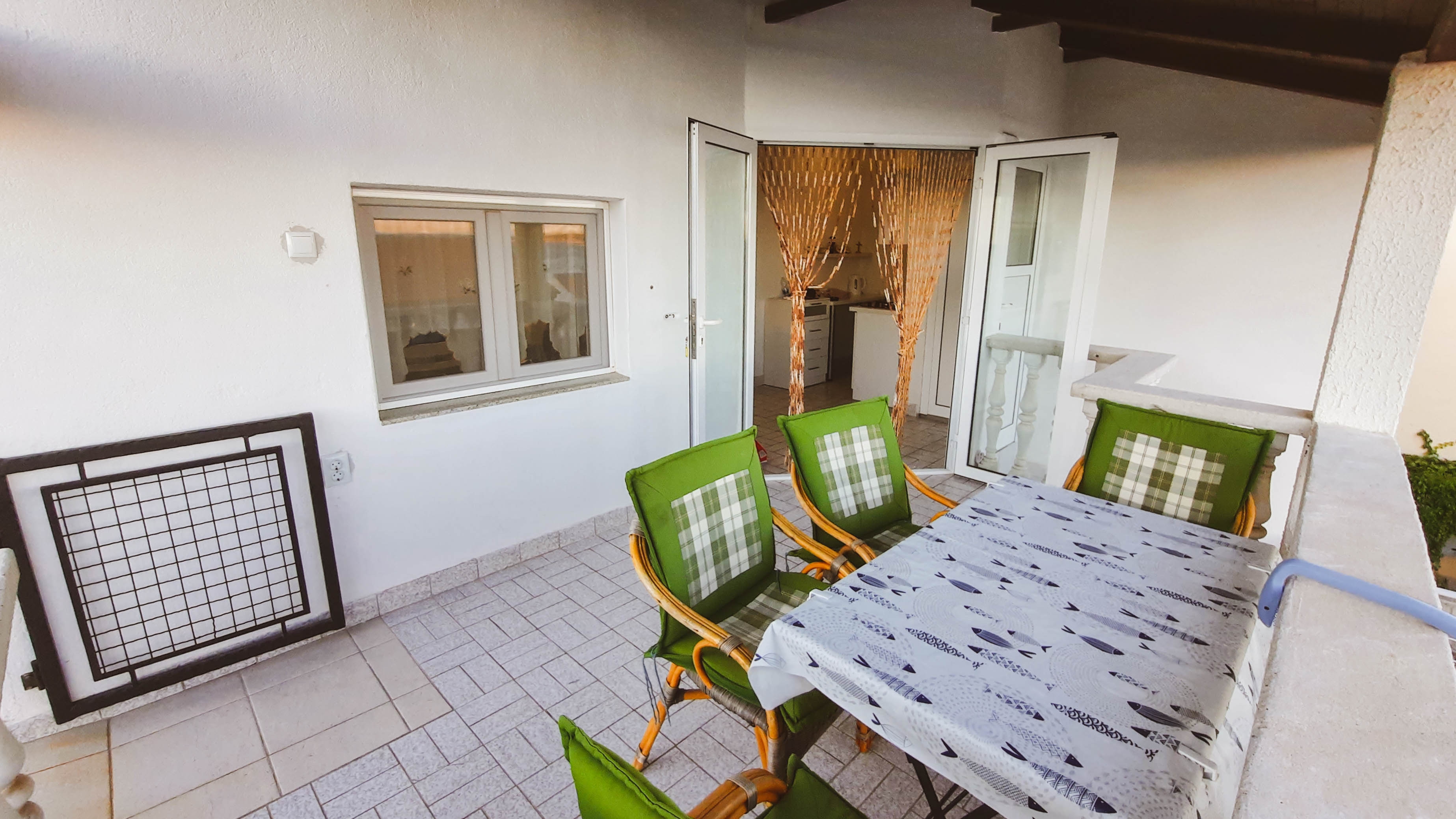 Two bedroom apartment with terrace and sea view Milna, Vis  A-a