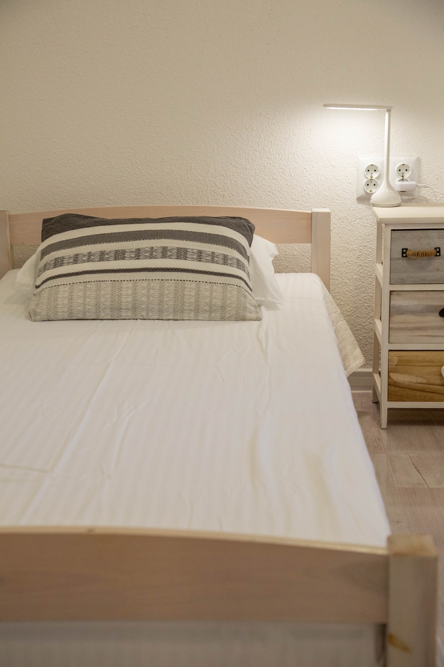 Two bedroom apartment with terrace and sea view Milna, Vis  A-b