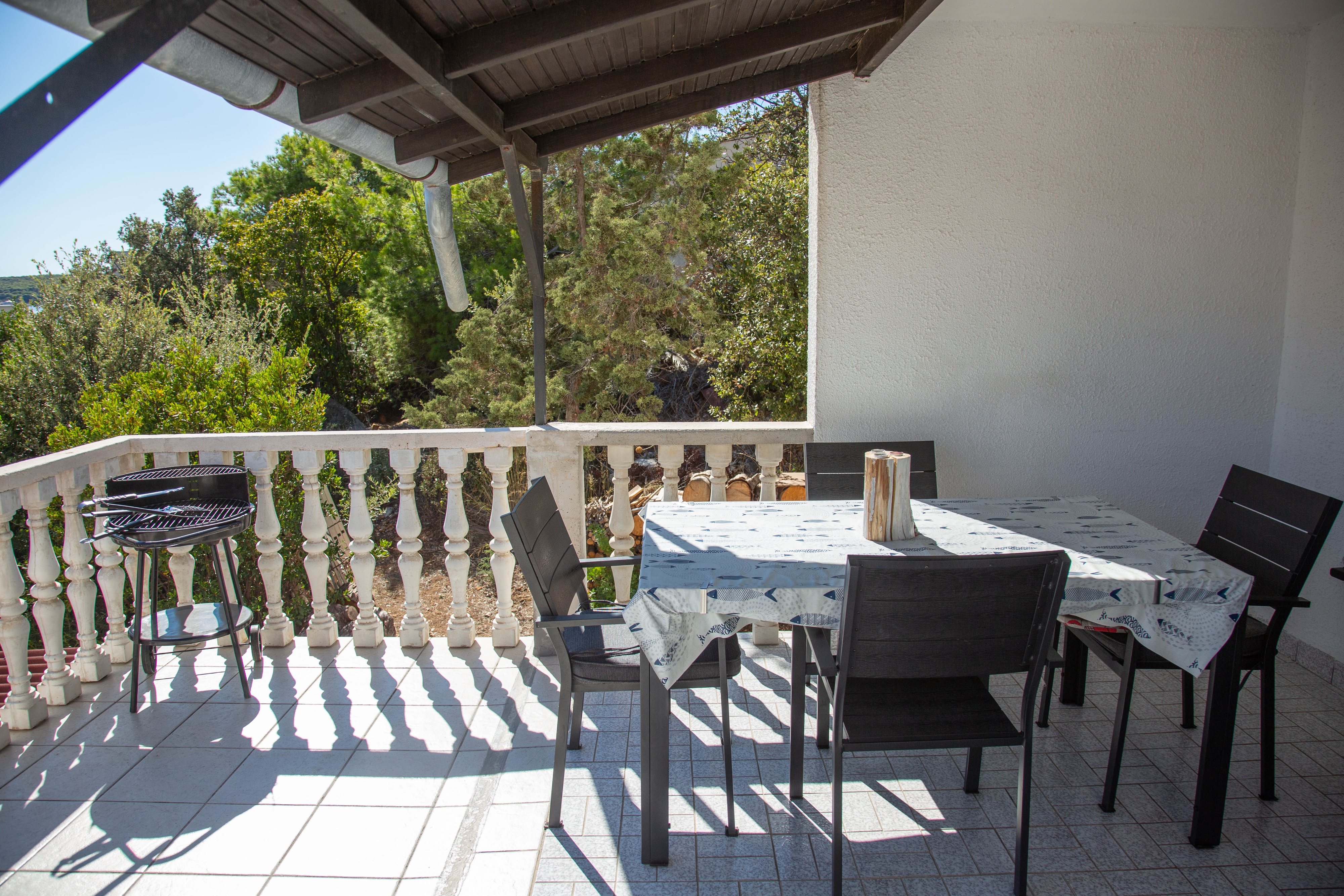 Two bedroom apartment with terrace and sea view Milna, Vis  A-b