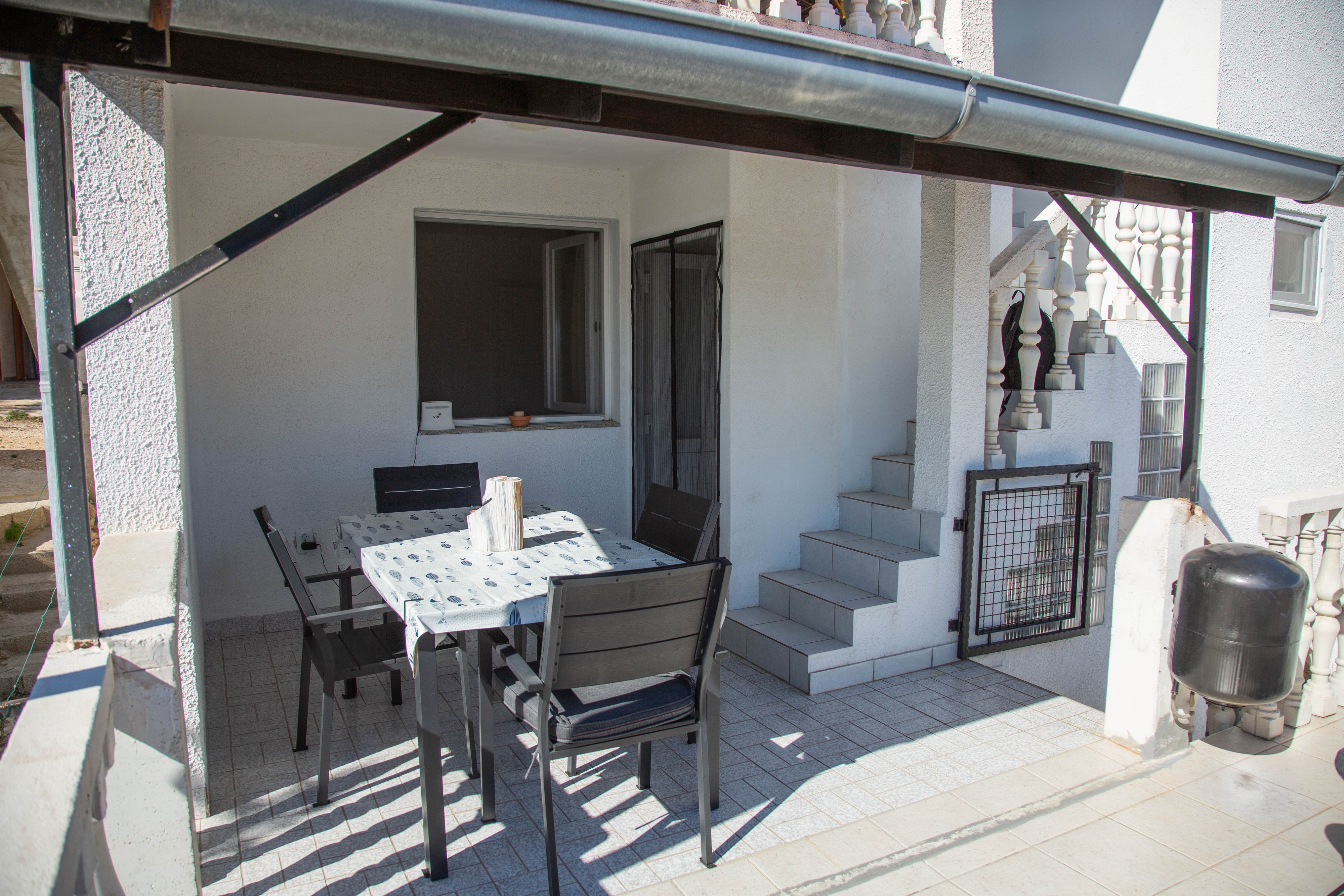 Two bedroom apartment with terrace and sea view Milna, Vis  A-b