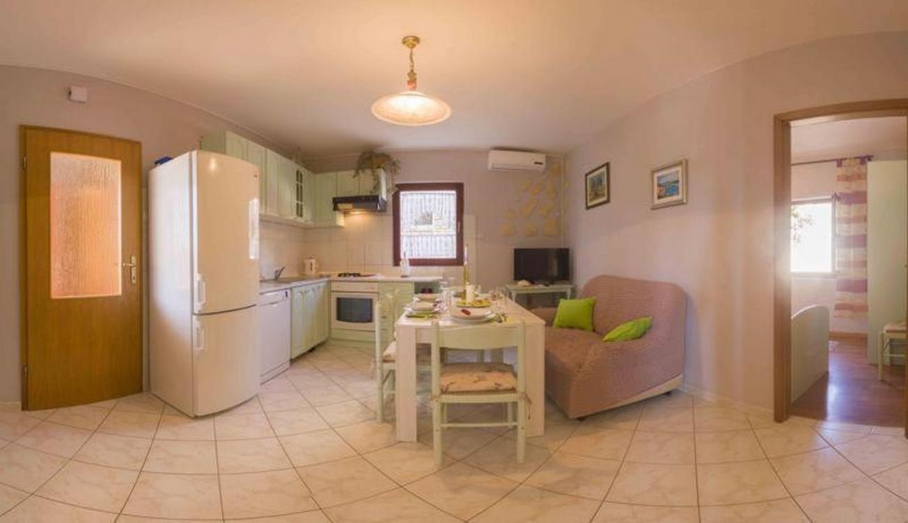 Three bedroom apartment with terrace and sea view Milna, Vis (A-8896-b) Three bedroom apartment with terrace and sea view Milna, Vis (A-8896-b)