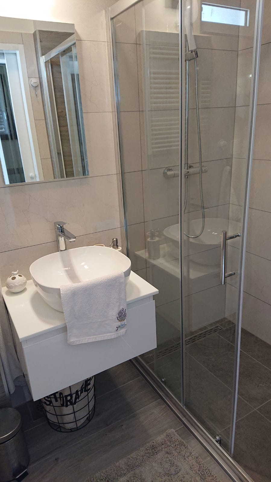 One bedroom apartment with terrace and sea view Rukavac, Vis  A-a