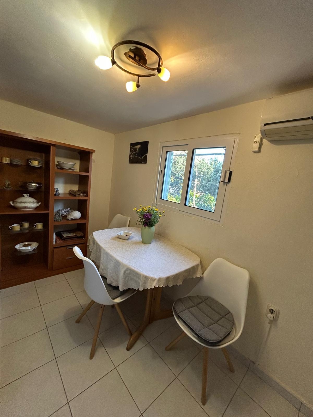 One bedroom apartment with terrace Rukavac, Vis (A-8897-b)