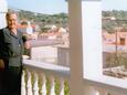 Sali, Dugi otok, Domaćini 890 - Apartmani blizu mora sa šljunčanom plažom.