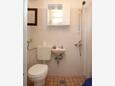 Bathroom 2 Milna, Bathroom 2 in the house, (pet friendly) and WiFi.