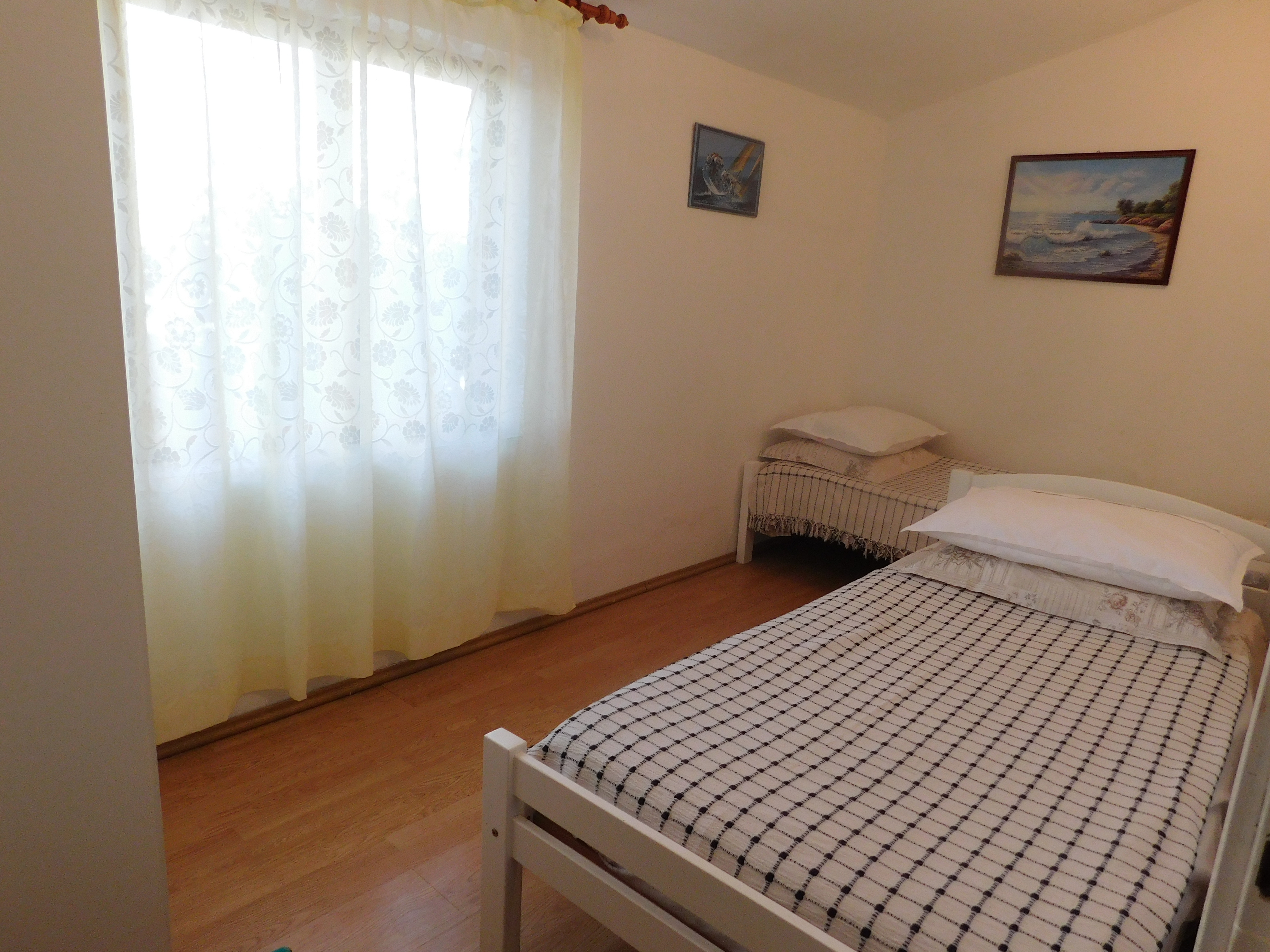 Three bedroom house near beach Milna, Vis  K