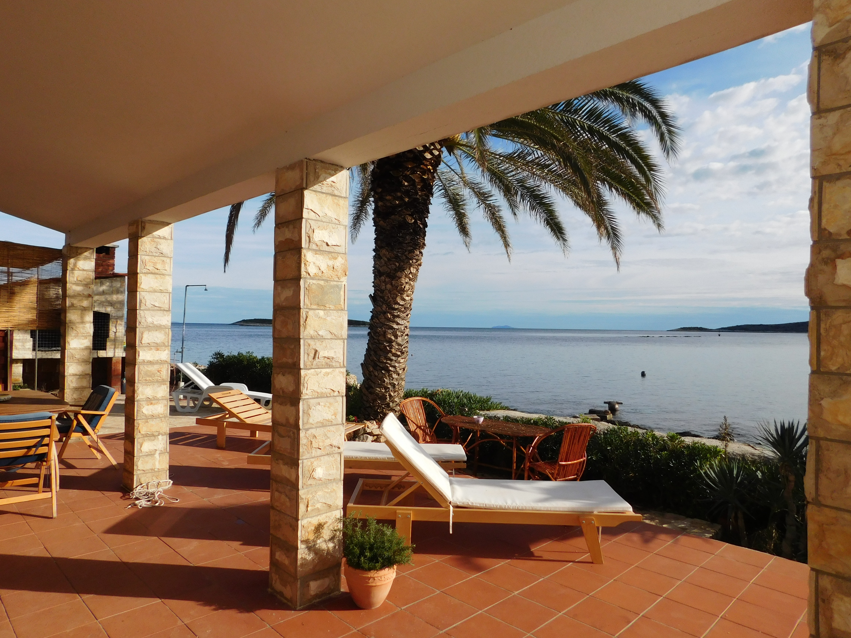 Three bedroom house near beach Milna, Vis  K