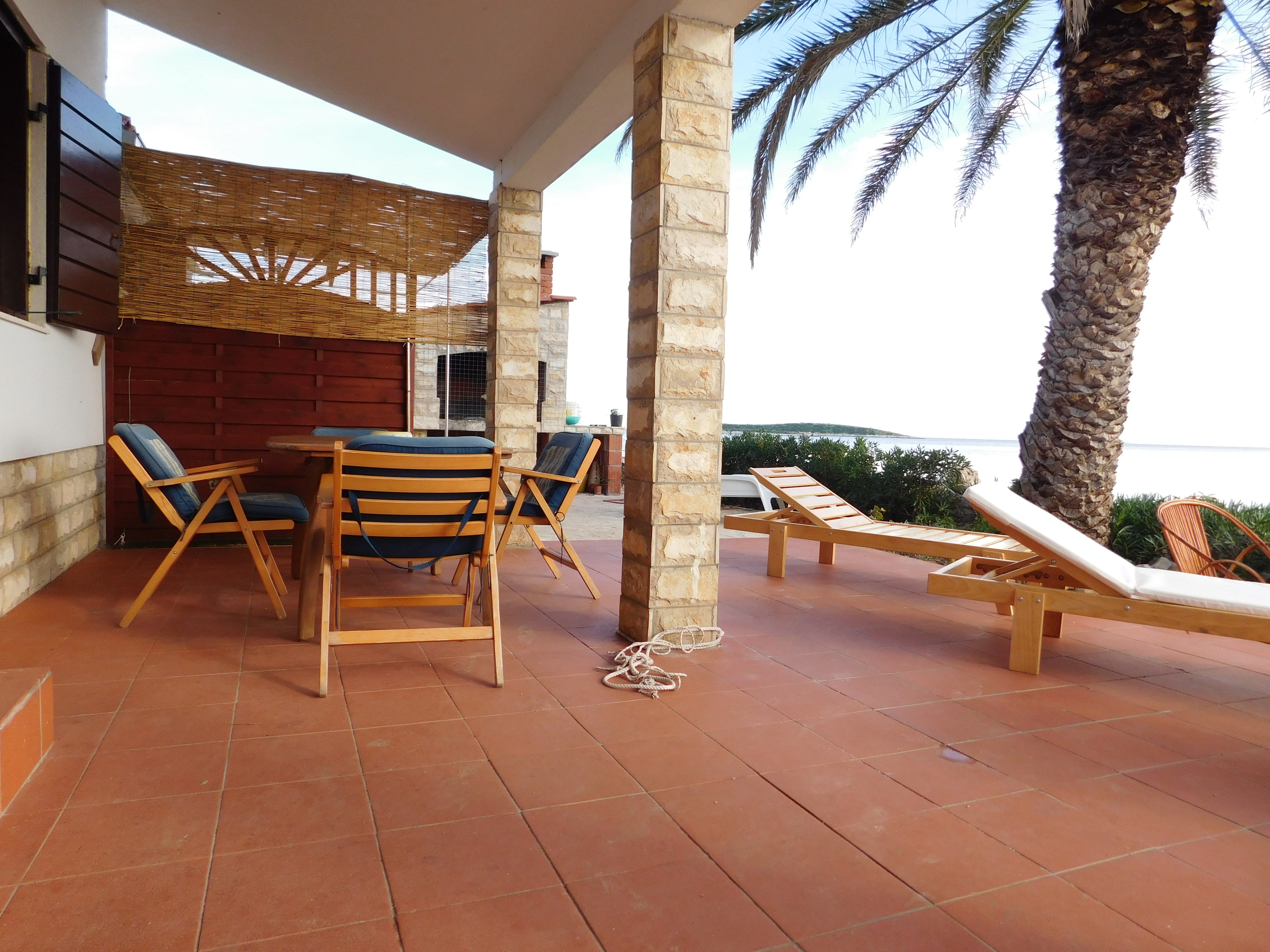 Three bedroom house near beach Milna, Vis  K