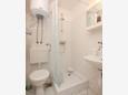 Bathroom 1 Vis, Bathroom 1 in the apartment, dopusteni kucni ljubimci i WIFI.