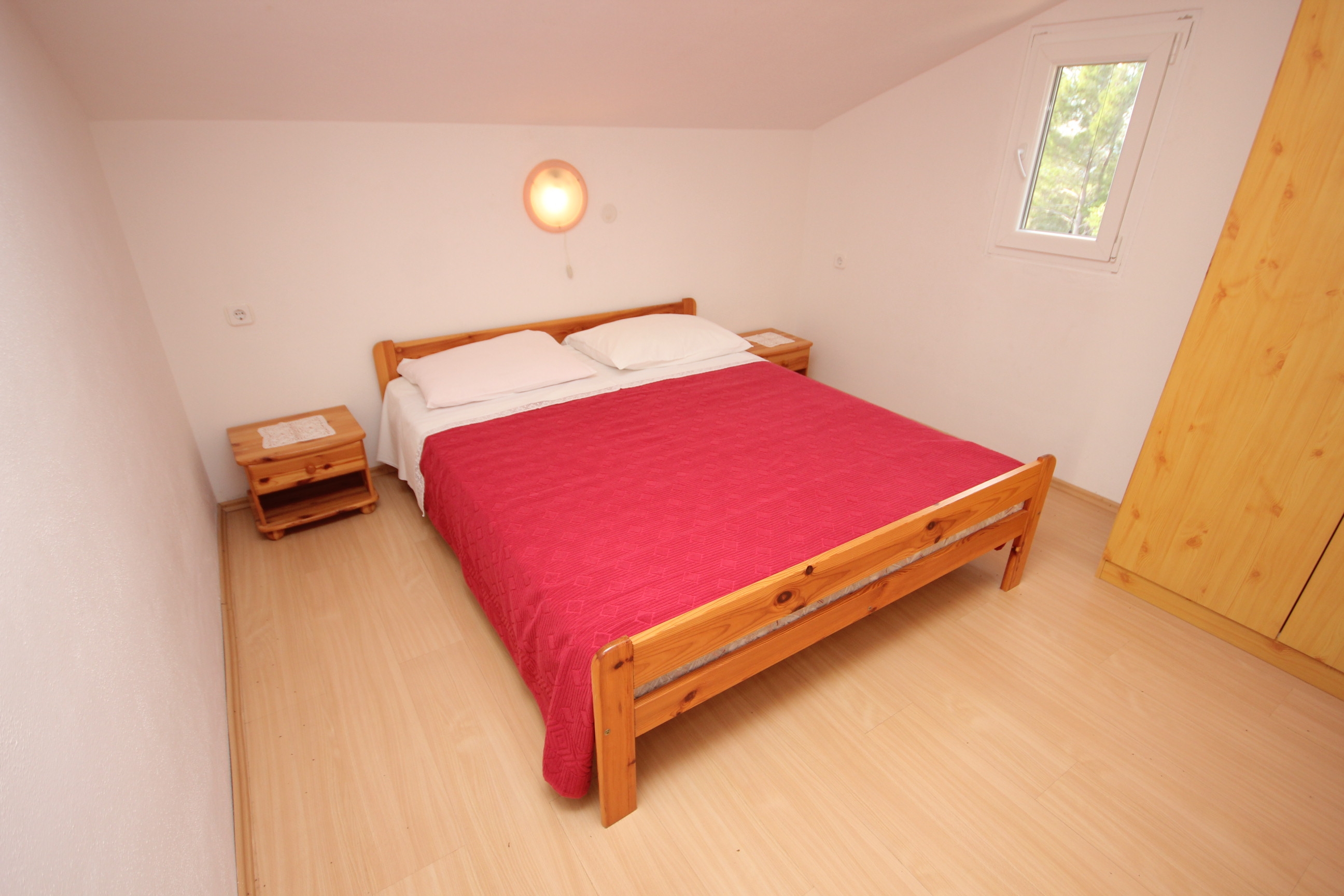 One bedroom apartment with terrace and sea view Zavala, Hvar (A-8912-a)