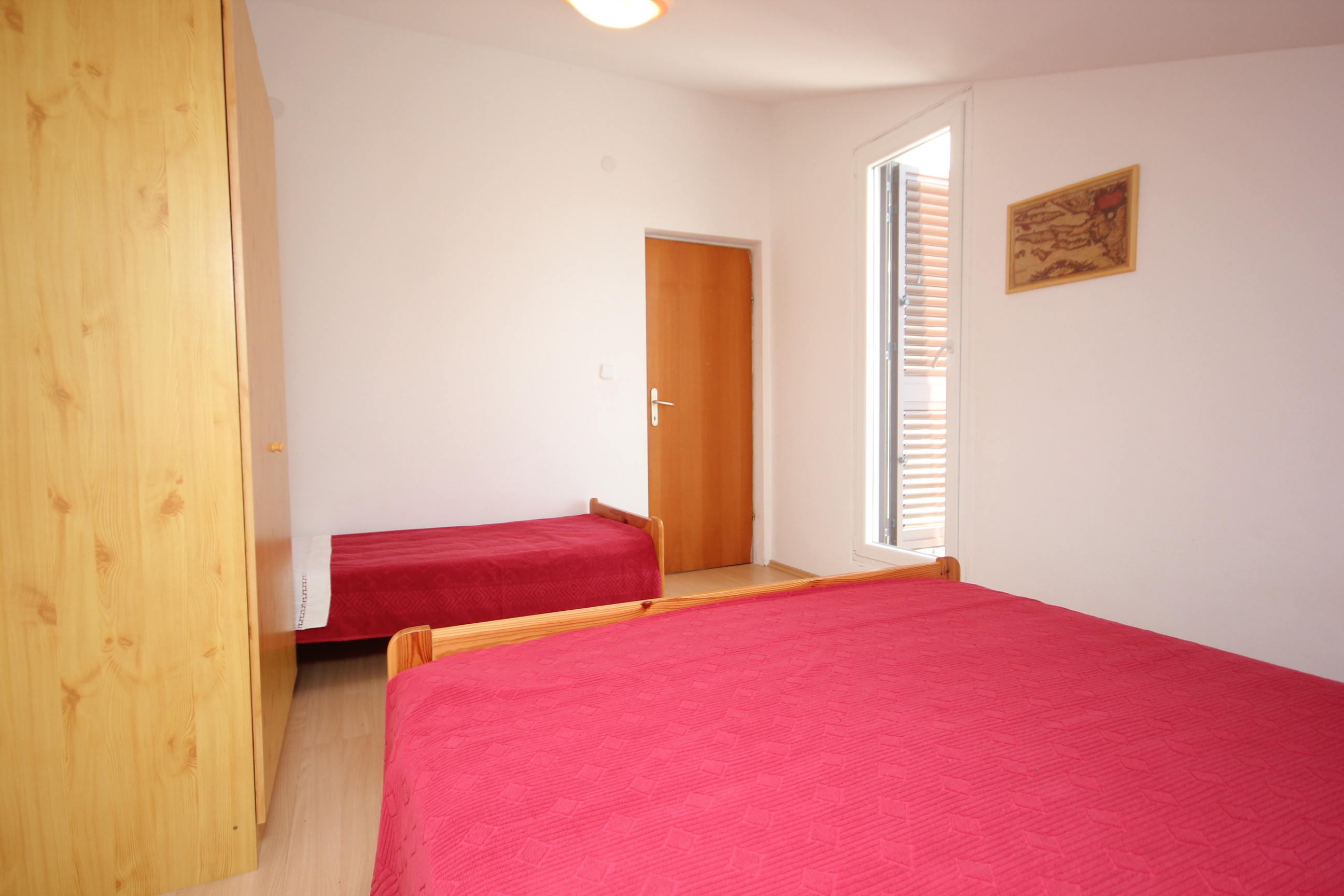 One bedroom apartment with terrace and sea view Zavala, Hvar (A-8912-a)