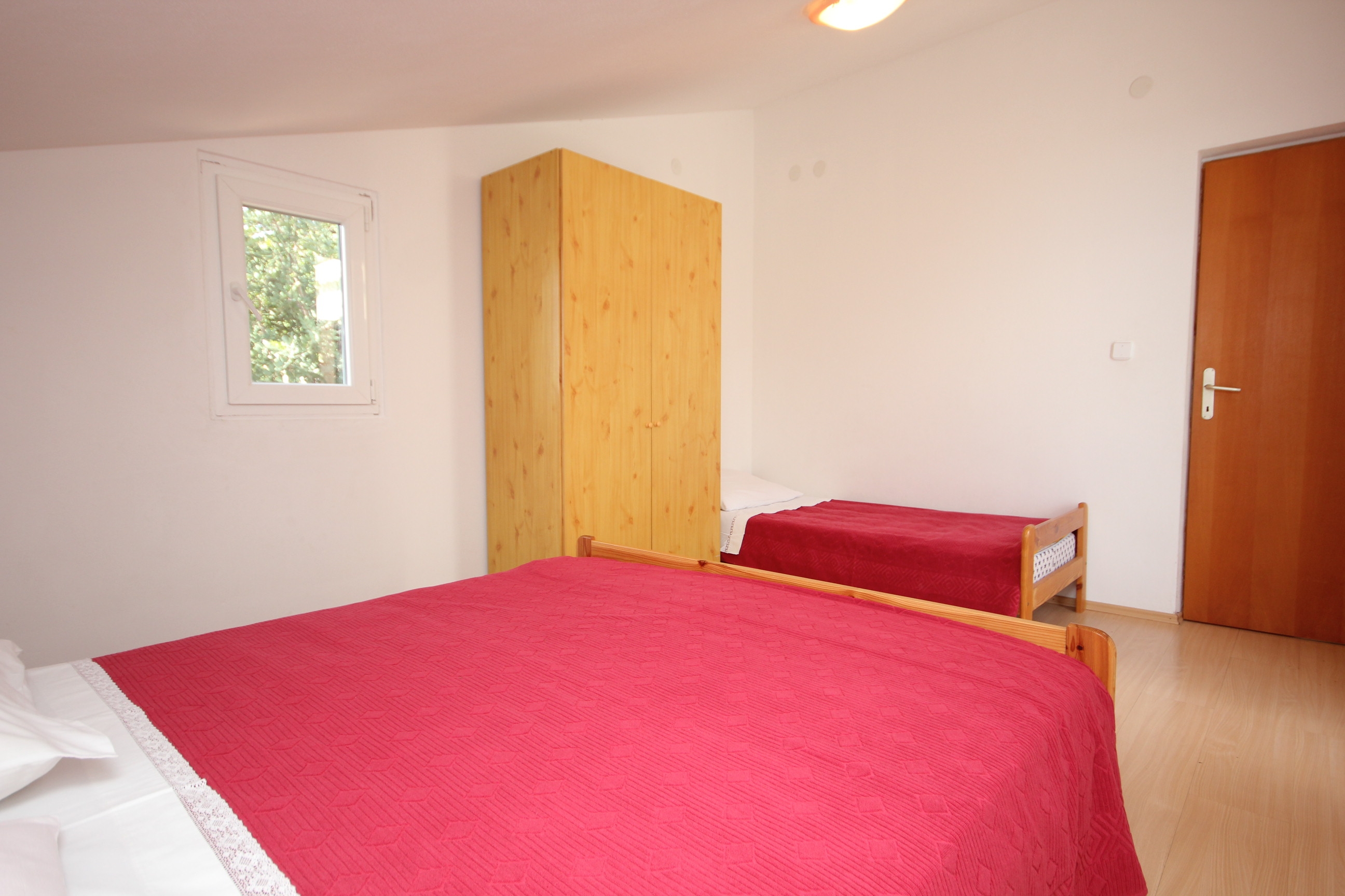 One bedroom apartment with terrace and sea view Zavala, Hvar (A-8912-a)