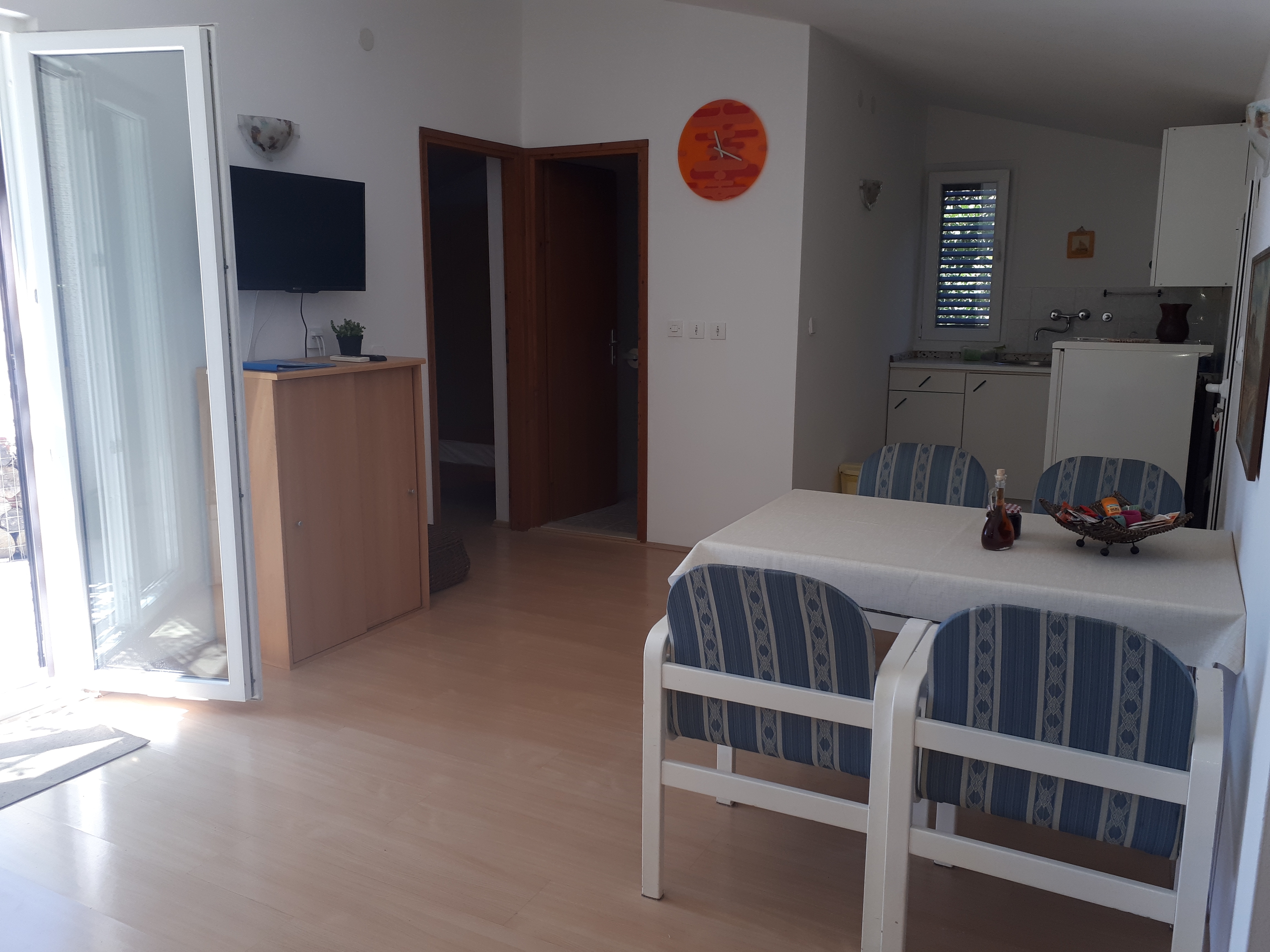 One bedroom apartment with terrace and sea view Zavala, Hvar (A-8912-a)