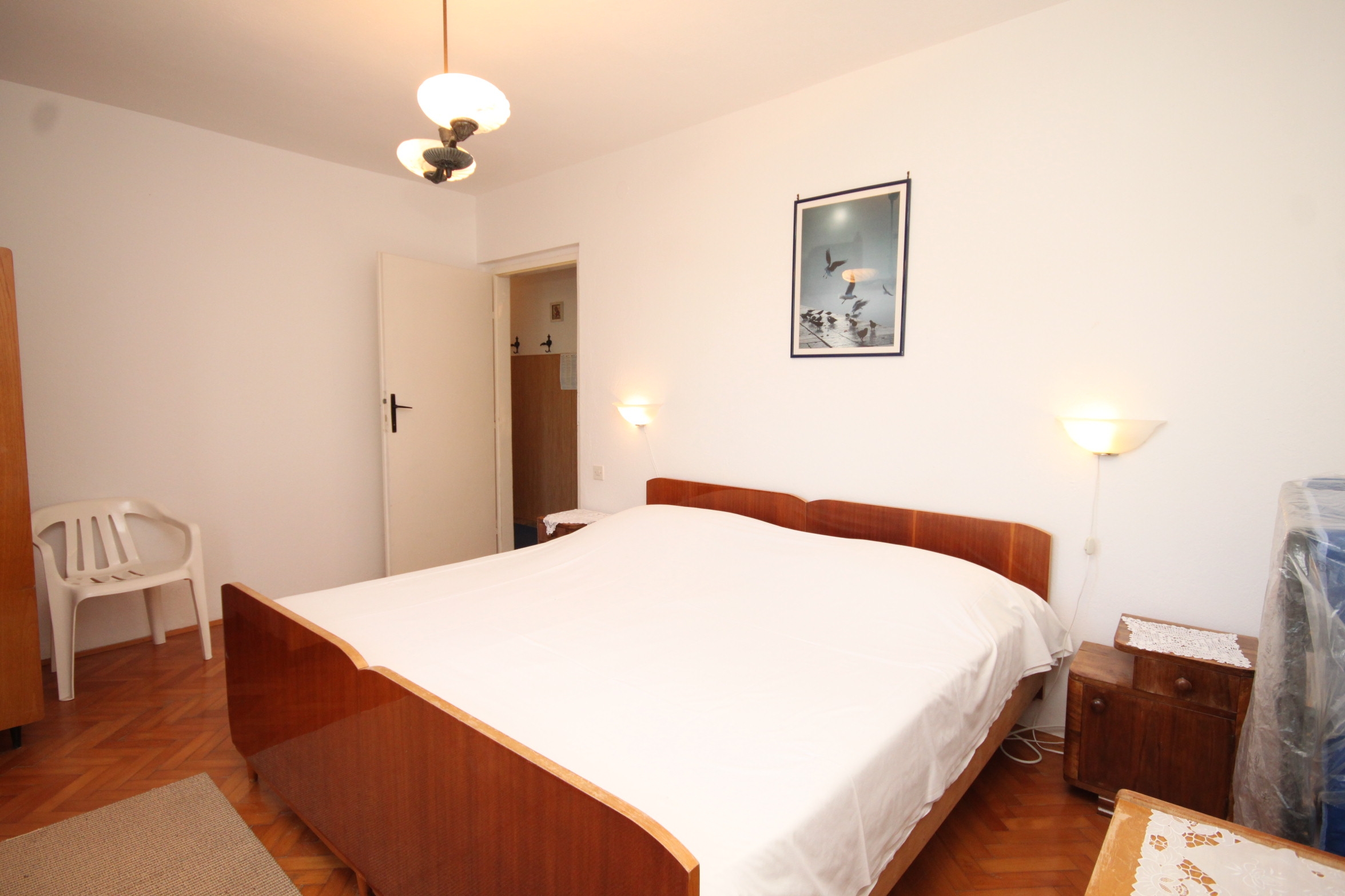 Three bedroom apartment near beach Milna, Vis  A-a