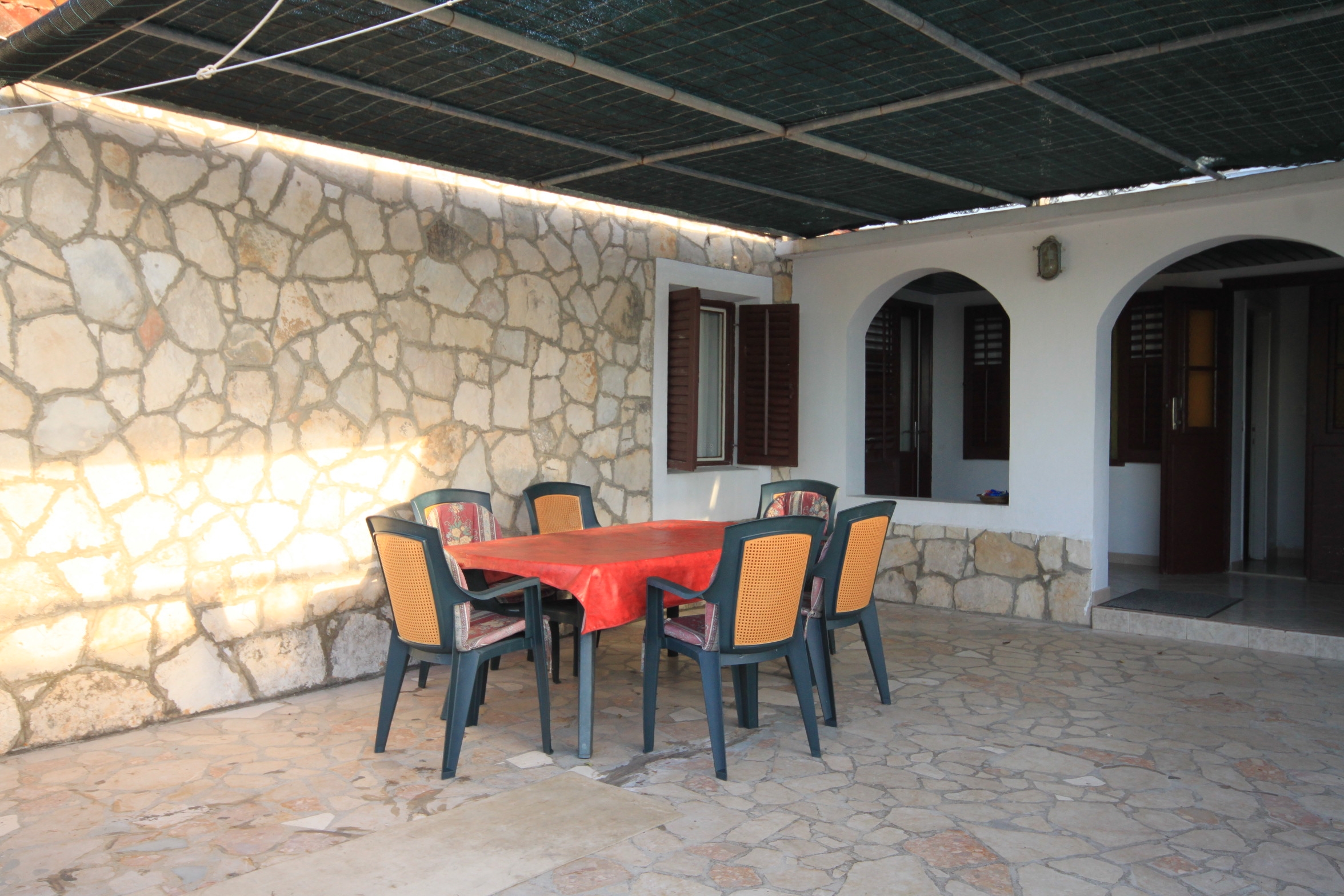 Two bedroom apartment near beach Milna, Vis  A-b