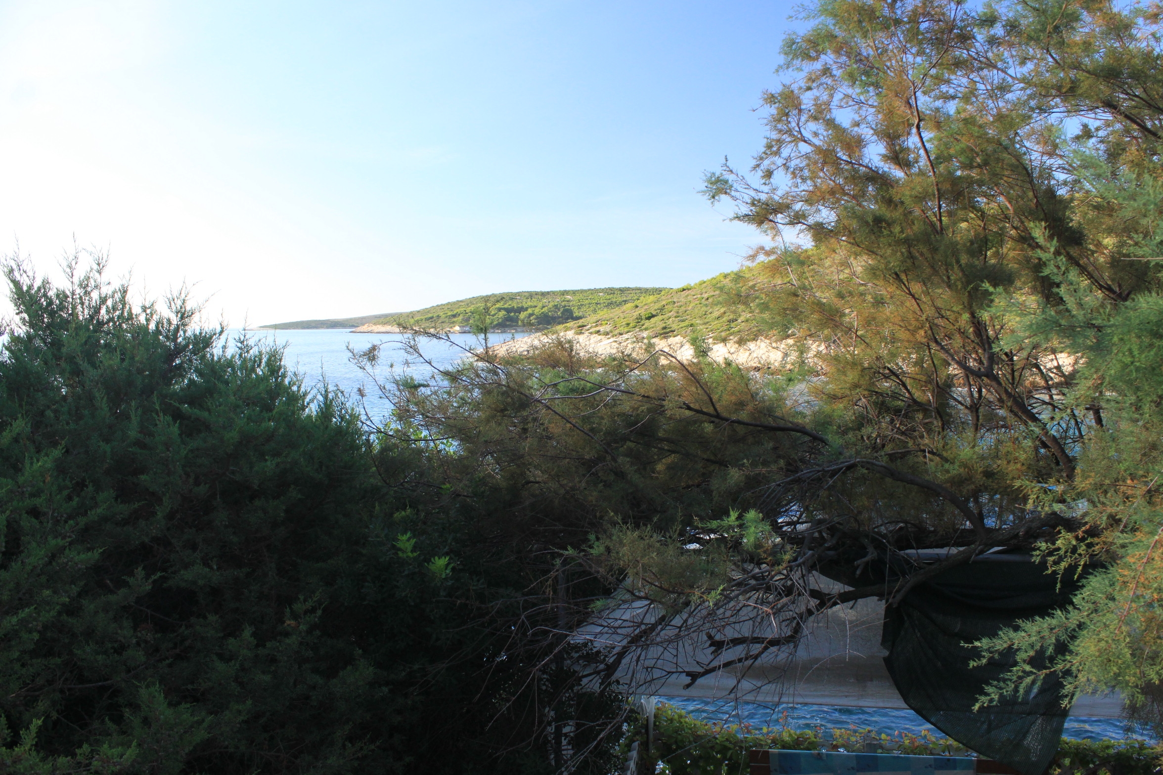 Two bedroom apartment near beach Milna, Vis  A-b