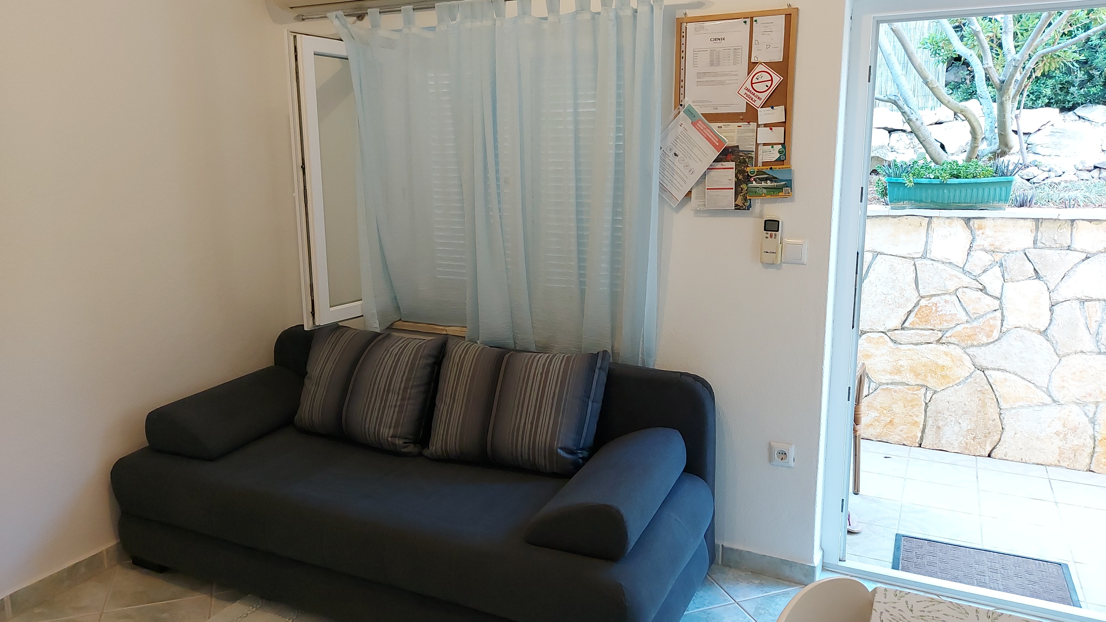 One bedroom apartment near beach Milna, Vis (A-8917-d) One bedroom apartment near beach Milna, Vis (A-8917-d)