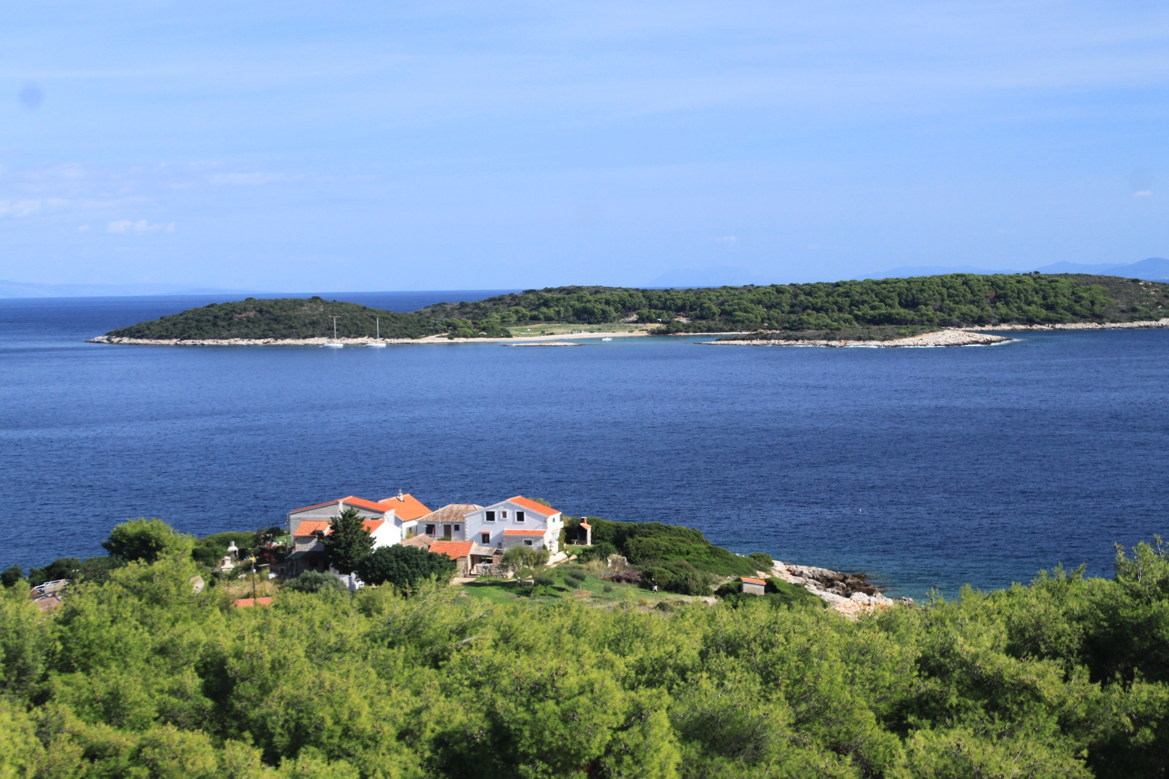 Two bedroom apartment with terrace and sea view Brgujac, Vis  A-a