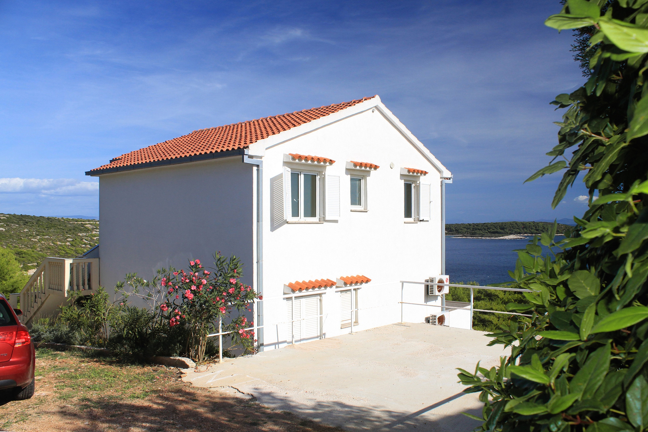 Two bedroom apartment with terrace and sea view Brgujac, Vis (A-8919-a) Two bedroom apartment with terrace and sea view Brgujac, Vis (A-8919-a)