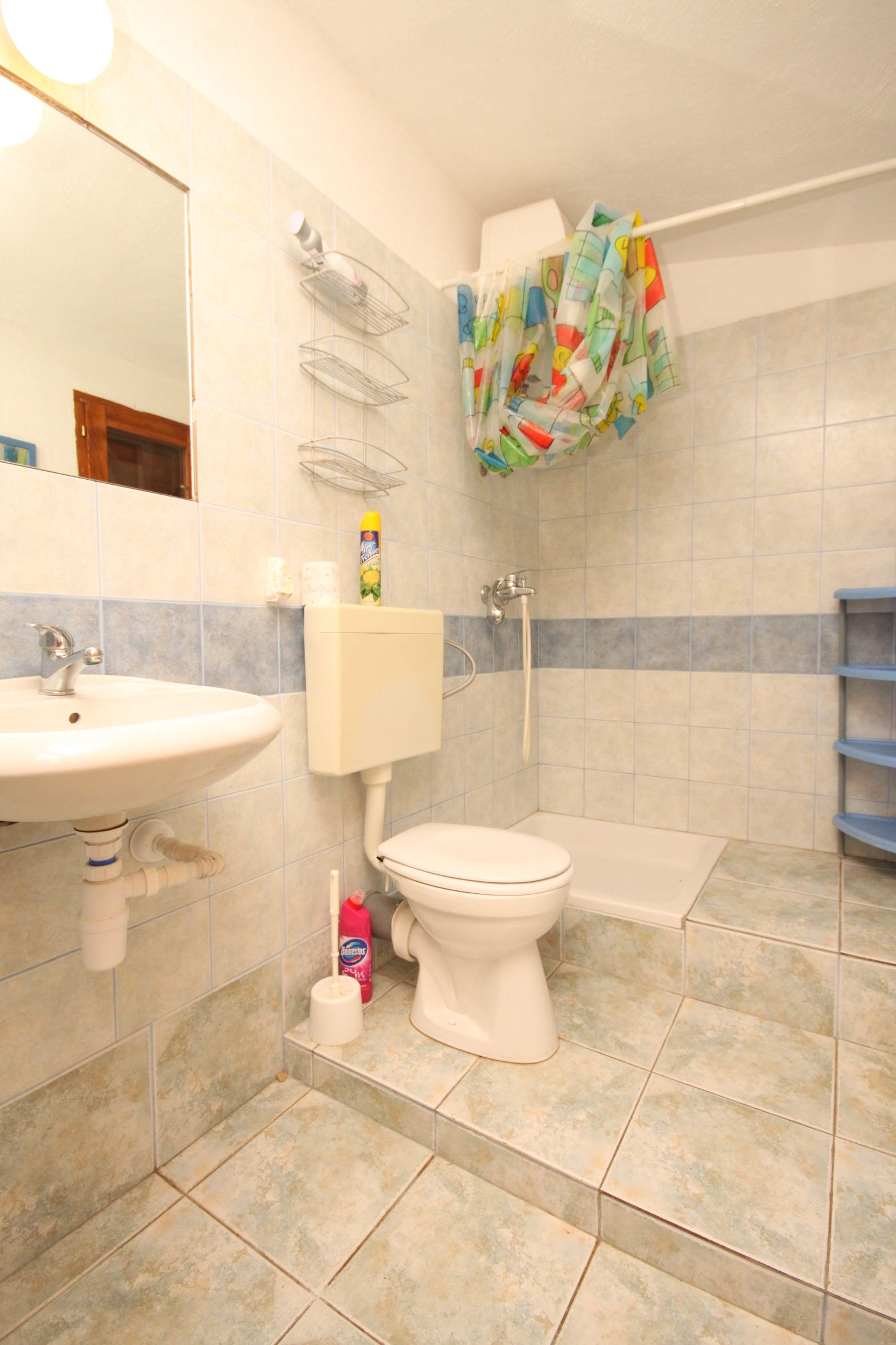 Two bedroom apartment near beach Milna, Vis  A-a
