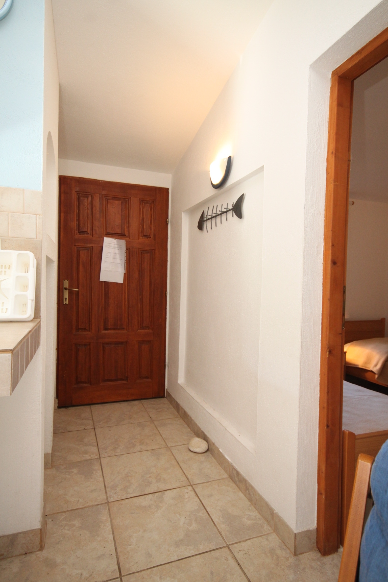 Two bedroom apartment near beach Milna, Vis  A-a