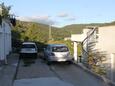 Parking lot Vis, Vis, Parking lot 8945 - Apartments with pebble beach.