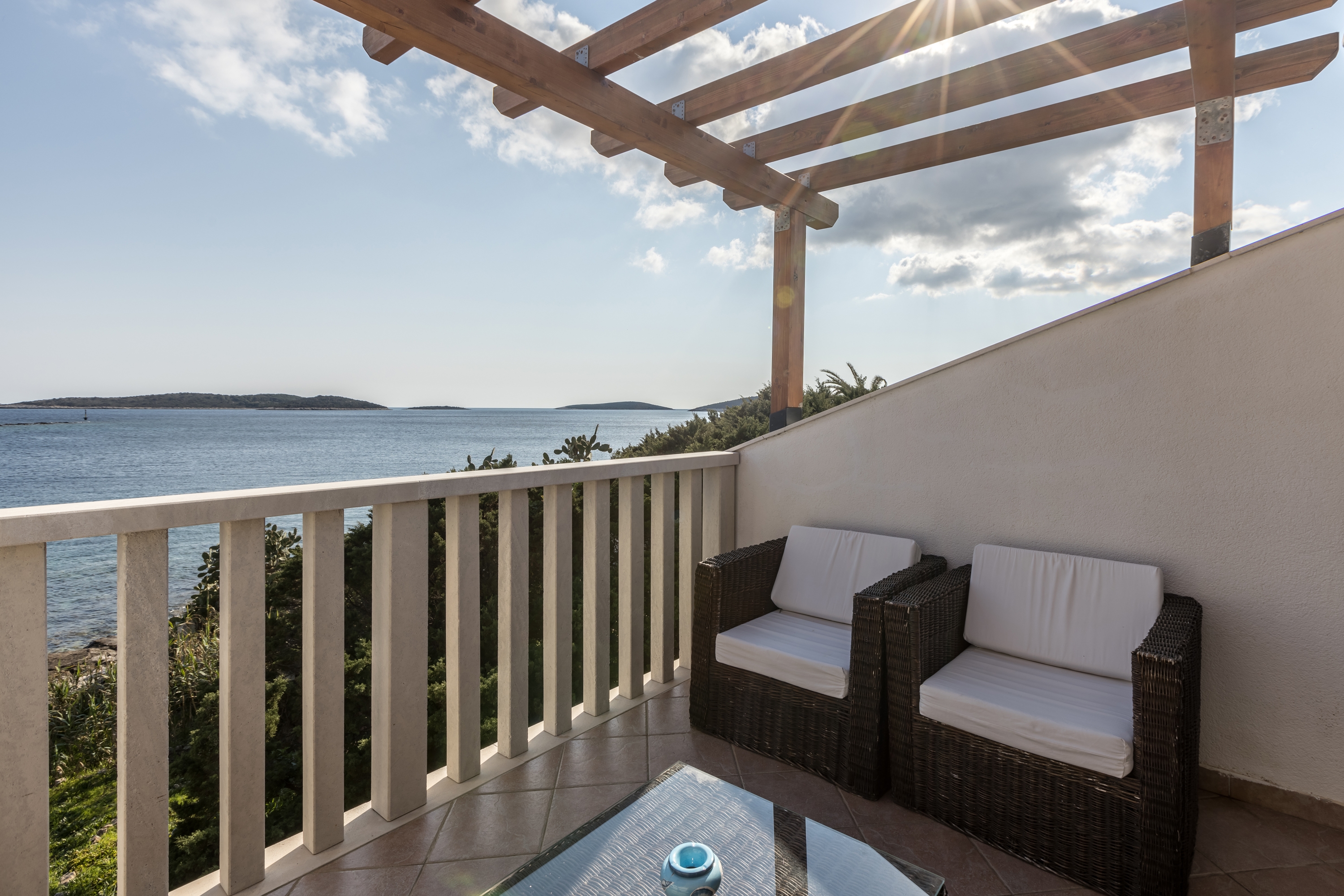 One bedroom apartment near beach Milna, Vis  A-a