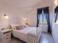 Bedroom Milna, Bedroom in the apartment, (pet friendly) and WiFi.