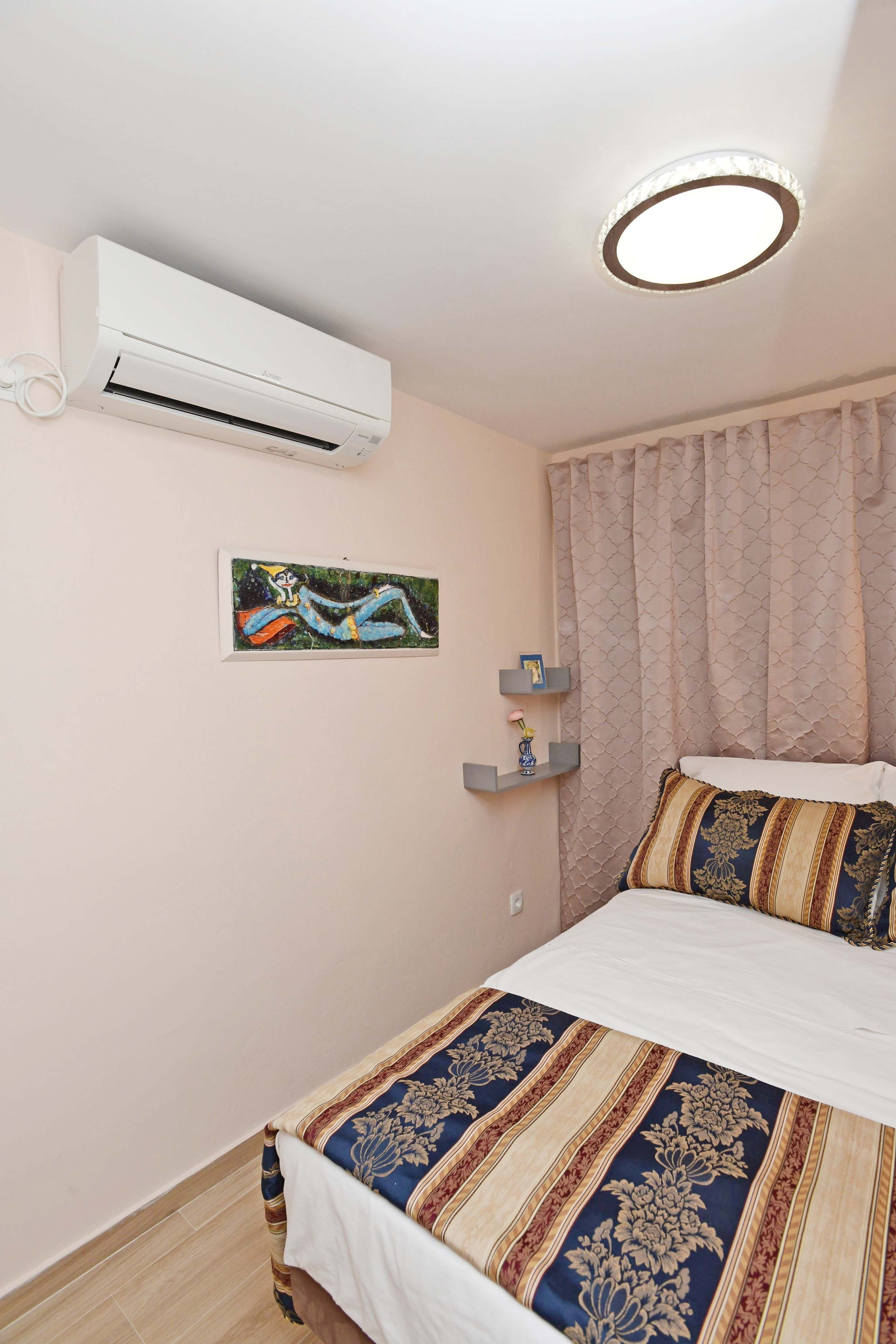 Three bedroom apartment with terrace and sea view Dubrovnik  A-a