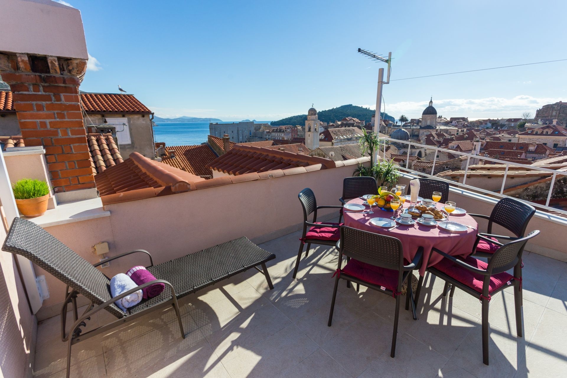Three bedroom apartment with terrace and sea view Dubrovnik (A-8961-a) Three bedroom apartment with terrace and sea view Dubrovnik (A-8961-a)