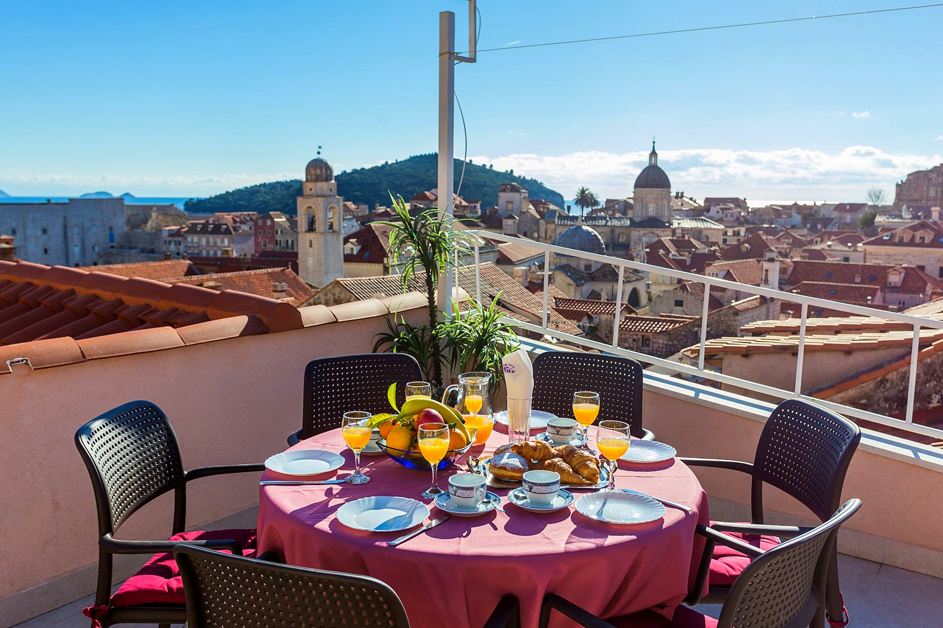 Three bedroom apartment with terrace and sea view Dubrovnik  A-a