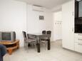 Dining room Sali, Dining room in the apartment, air condition available and WiFi.
