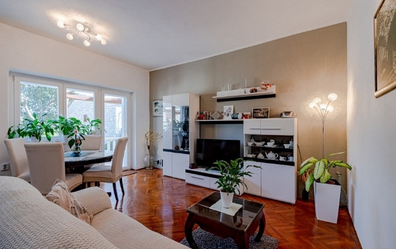 One bedroom apartment near beach Korčula (A-9000-a)