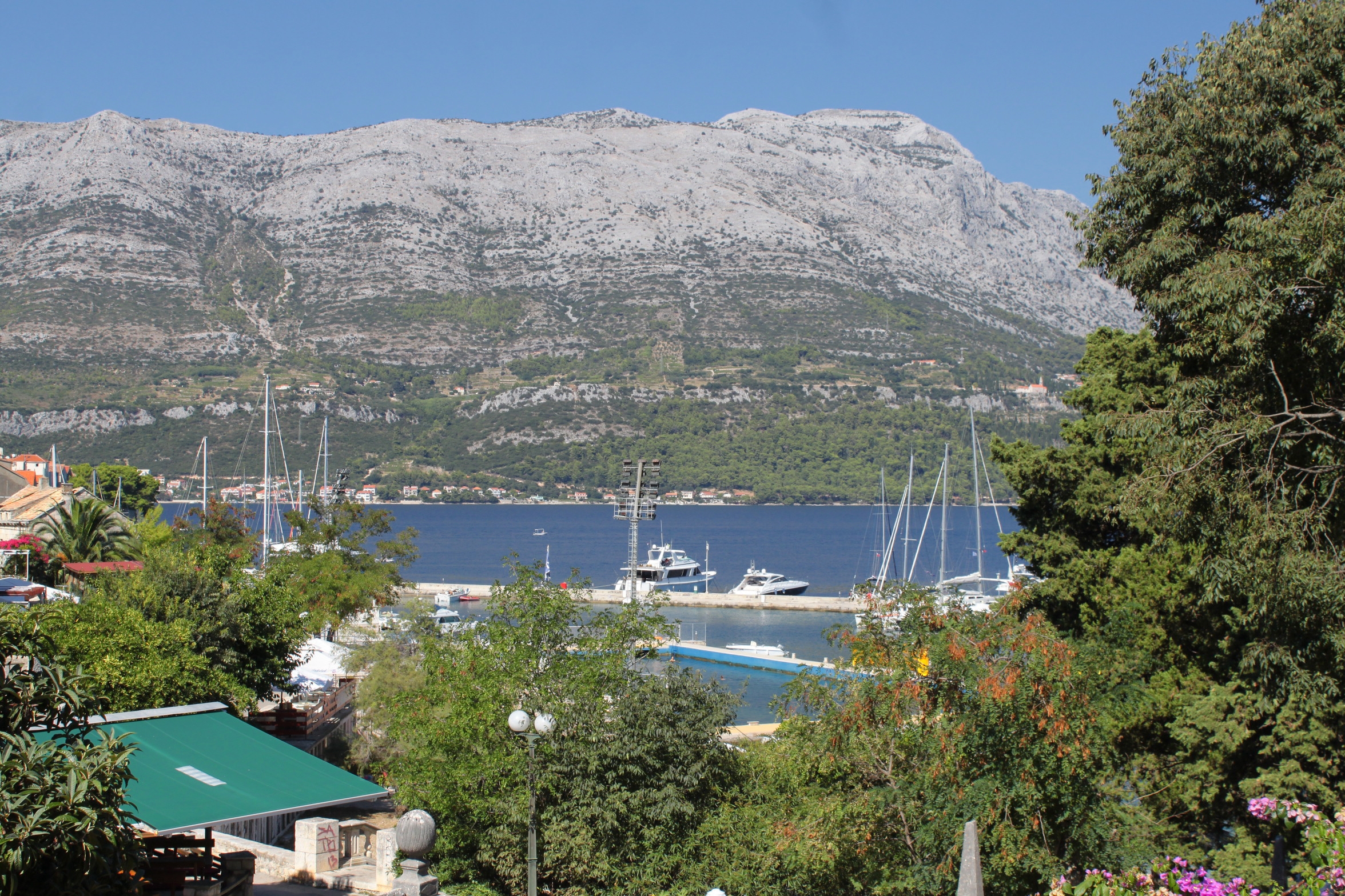One bedroom apartment near beach Korčula  A-a