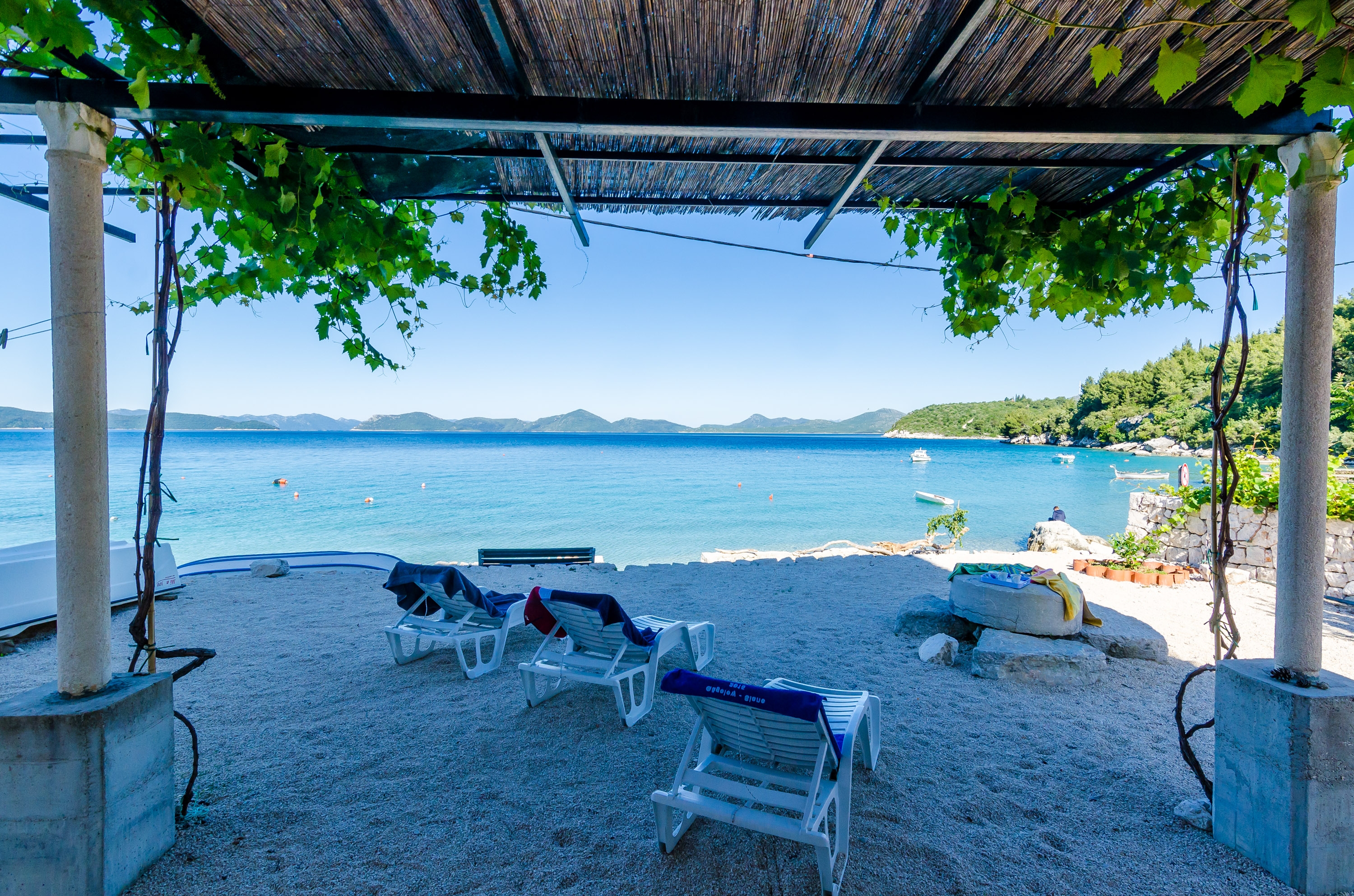 One bedroom apartment near beach Slađenovići, Dubrovnik  A-a