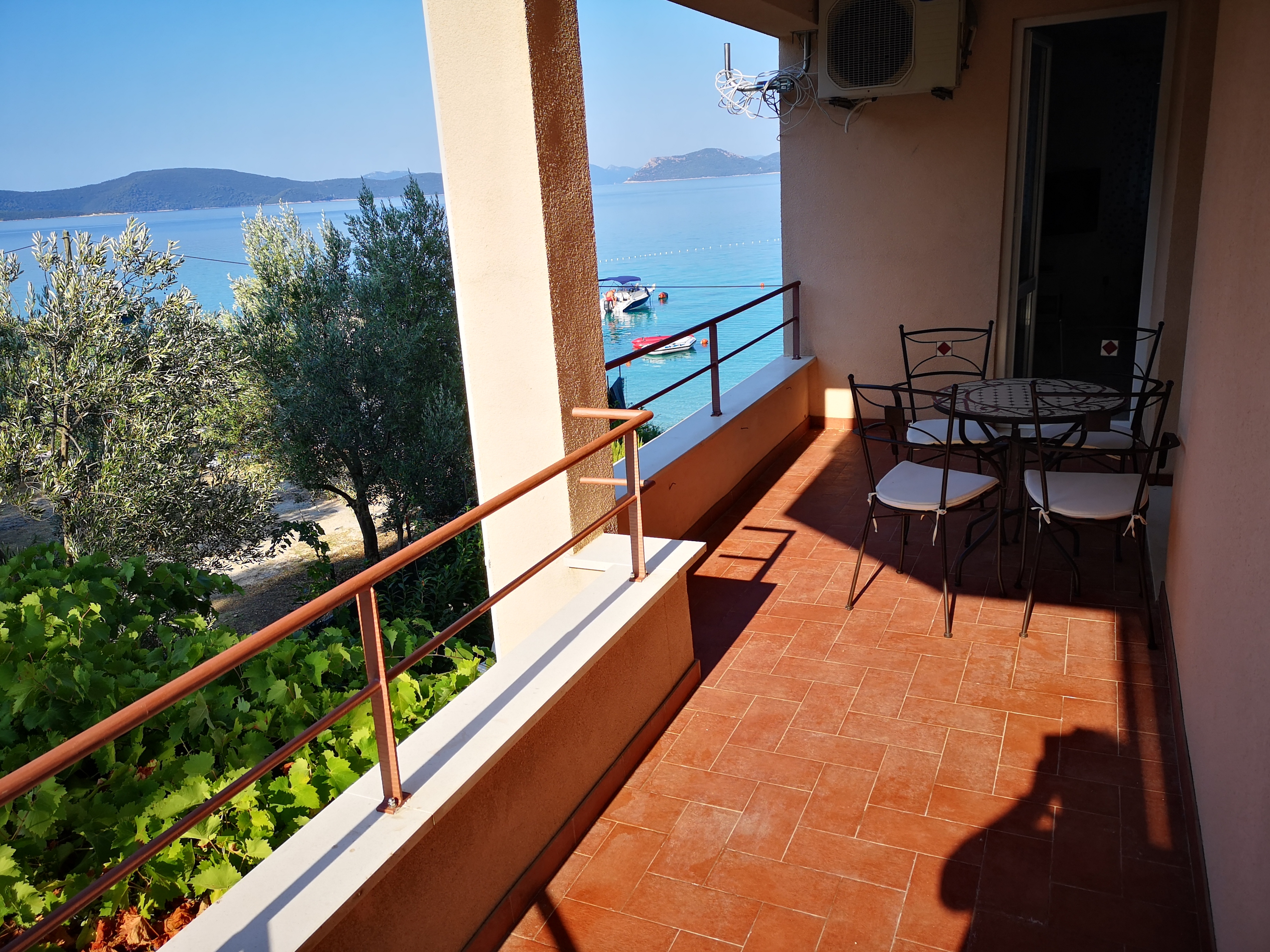 Two bedroom apartment near beach Slađenovići, Dubrovnik  A-c