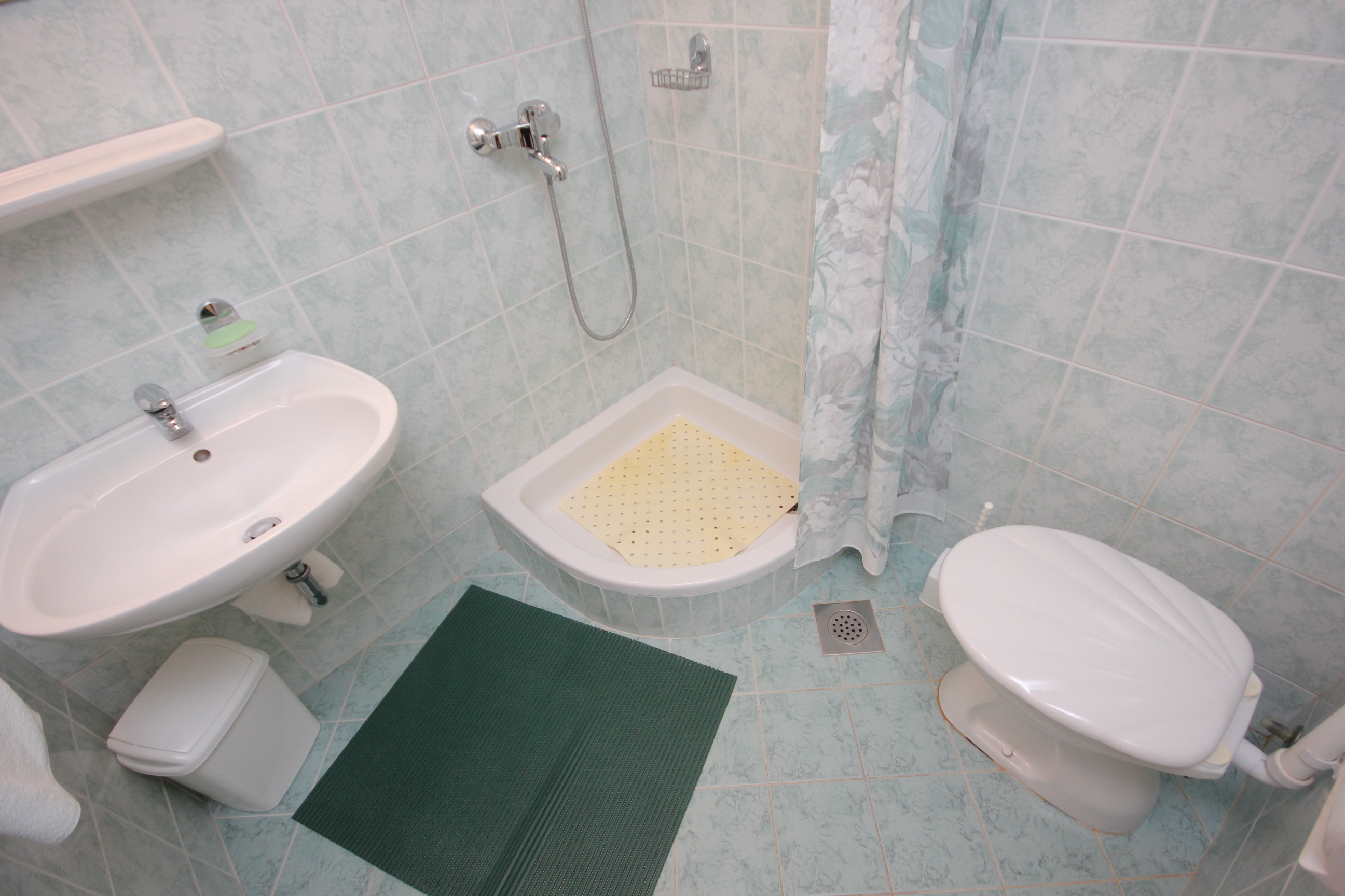 Three bedroom apartment with terrace Trsteno, Dubrovnik  A-a