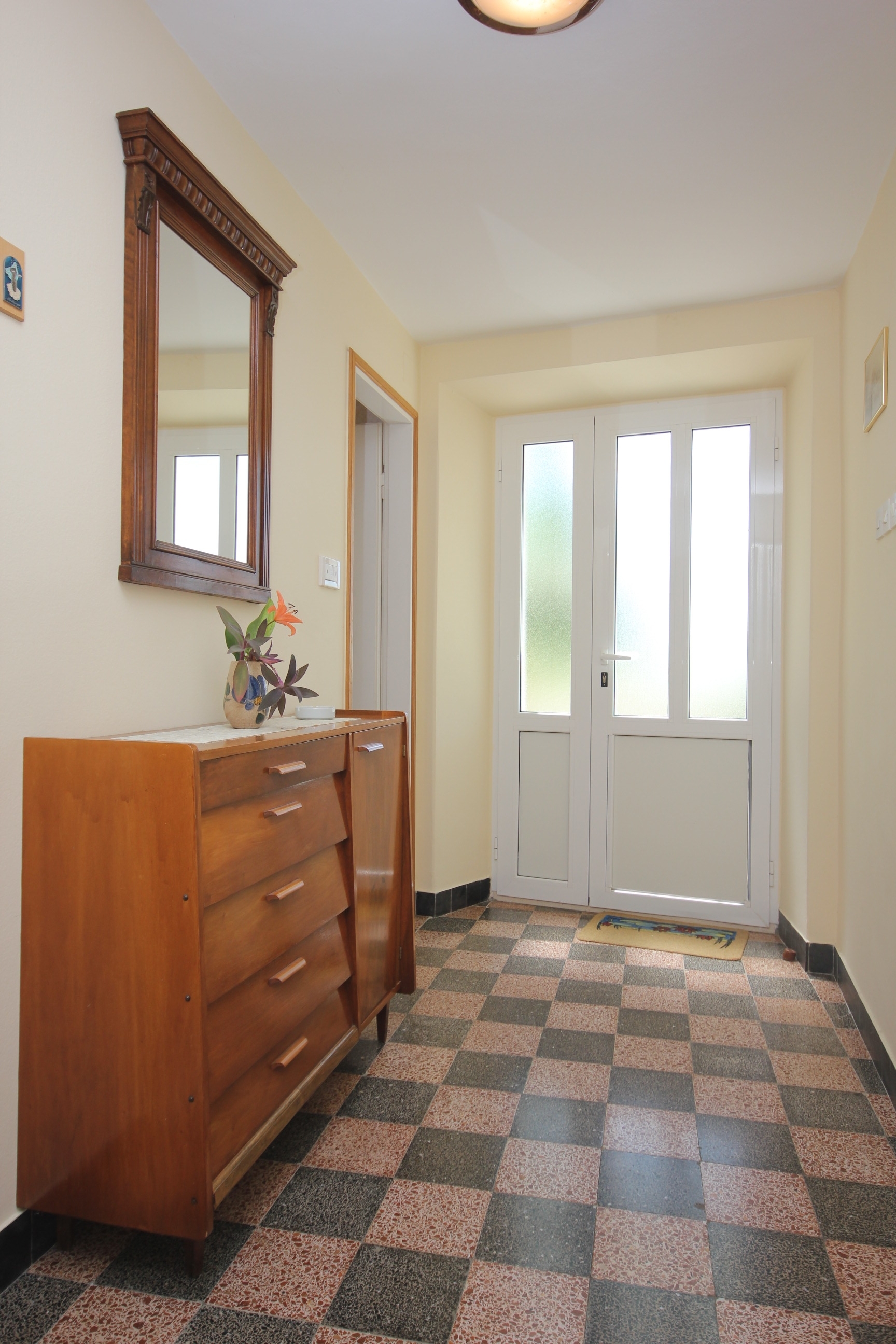 Three bedroom apartment with terrace Trsteno, Dubrovnik  A-a