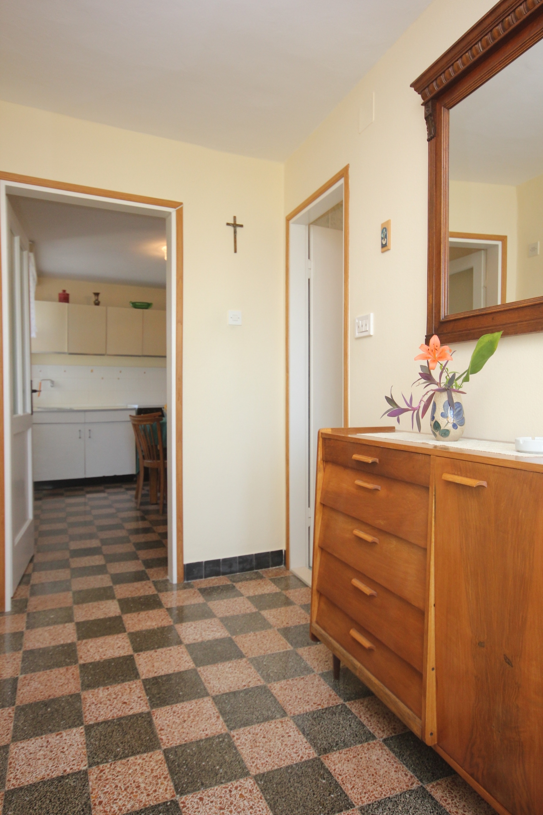 Three bedroom apartment with terrace Trsteno, Dubrovnik  A-a