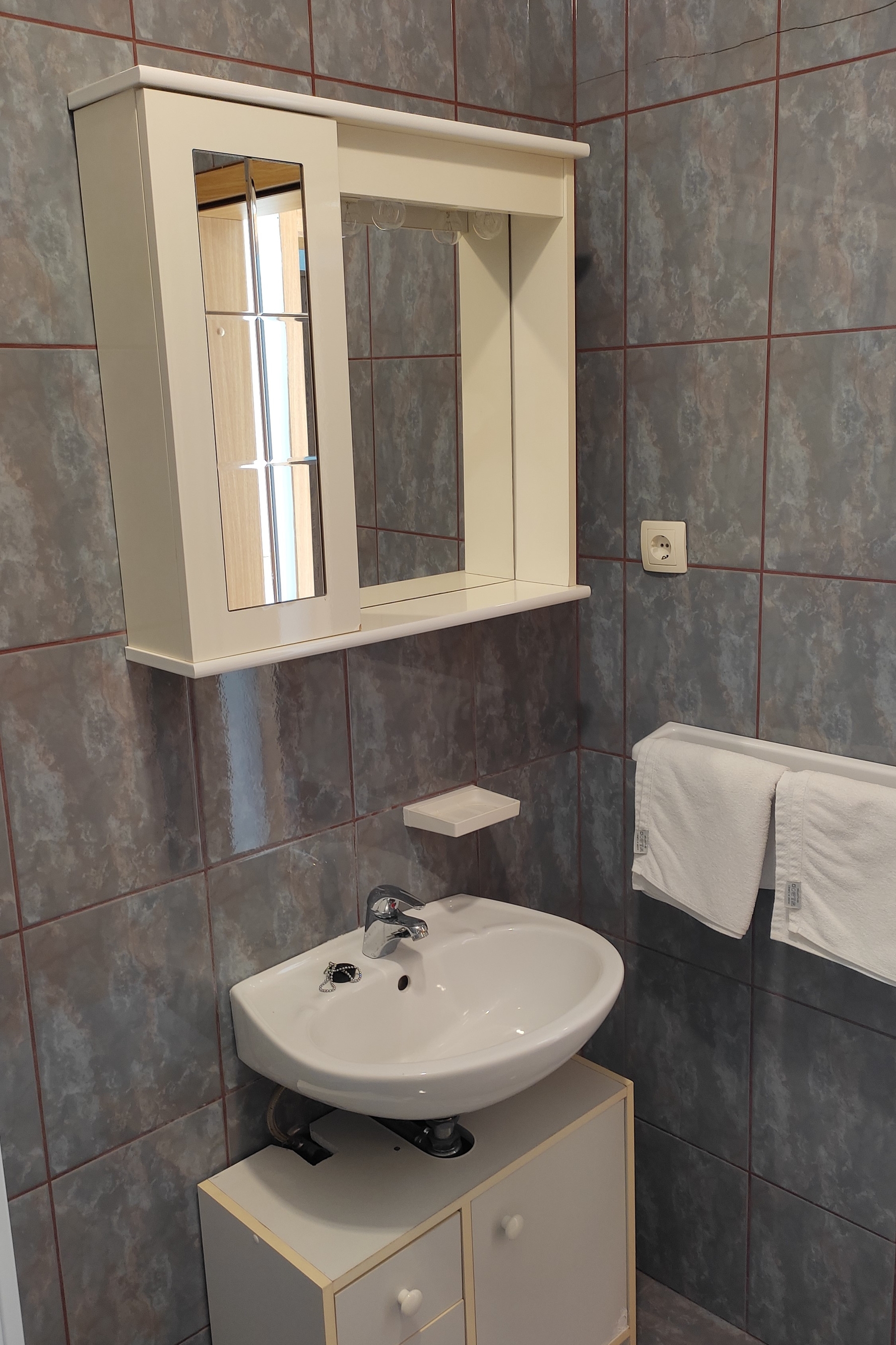 One bedroom apartment near beach Kustići, Pag  A-a