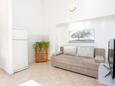 Marina, Obývací pokoj v ubytování typu apartment, s klimatizací a WiFi.