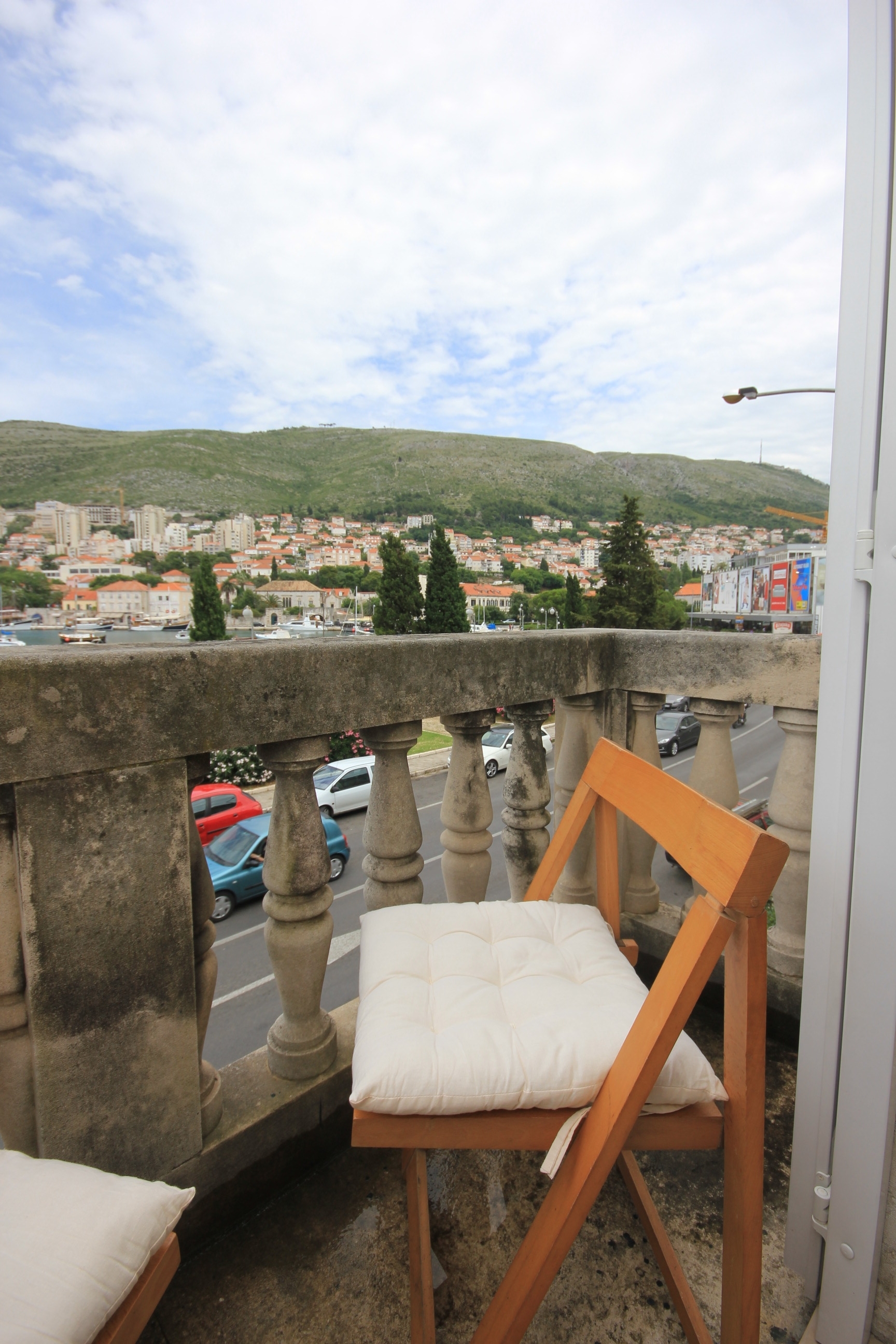 Two bedroom apartment with balcony and sea view Dubrovnik  A-a