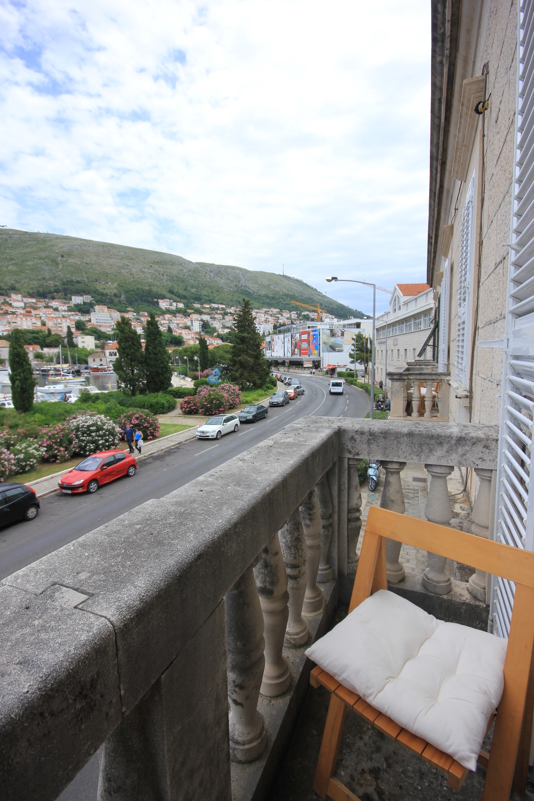 Two bedroom apartment with balcony and sea view Dubrovnik  A-a
