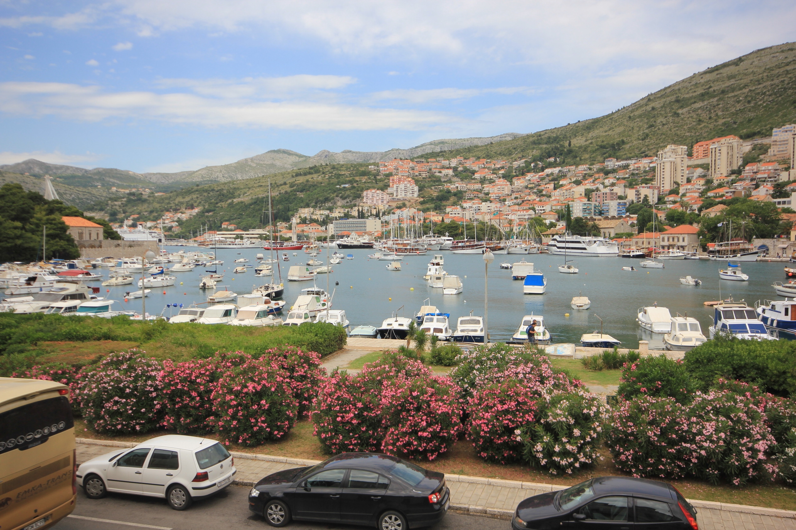 Two bedroom apartment with balcony and sea view Dubrovnik  A-a